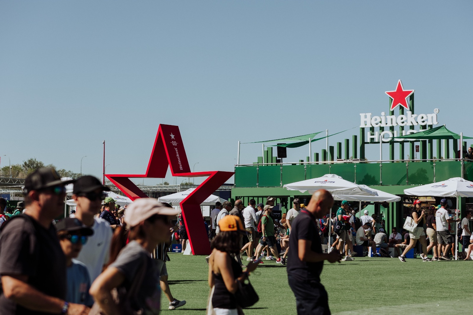 Heineken 0.0 lleva a MADRING una de las fan zones más grandes de Europa con más de 1 km de barras