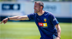 Óscar Sánchez, técnico interino del Valencia: "El equipo hace muchas cosas bien, pero si sumas un punto de quince es por algo"