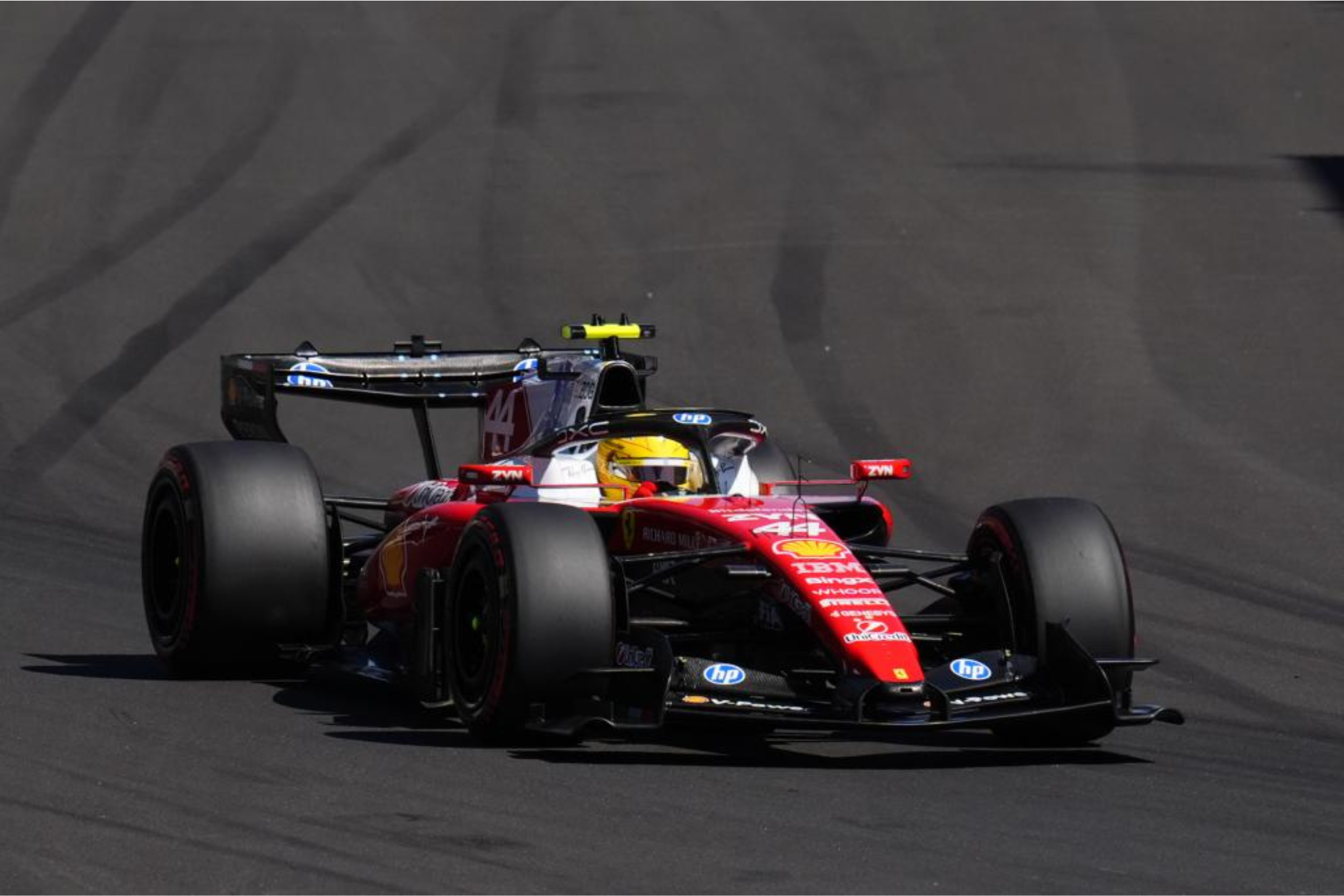 Ferrari se vuelve a adelantar y prueba Imola
