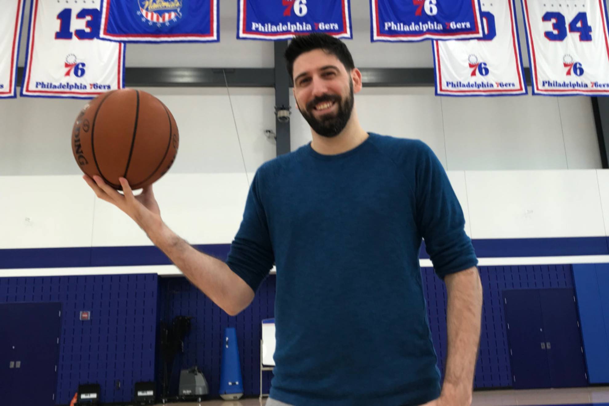 El español Sergi Oliva formará parte del cuerpo técnico de los Hawks