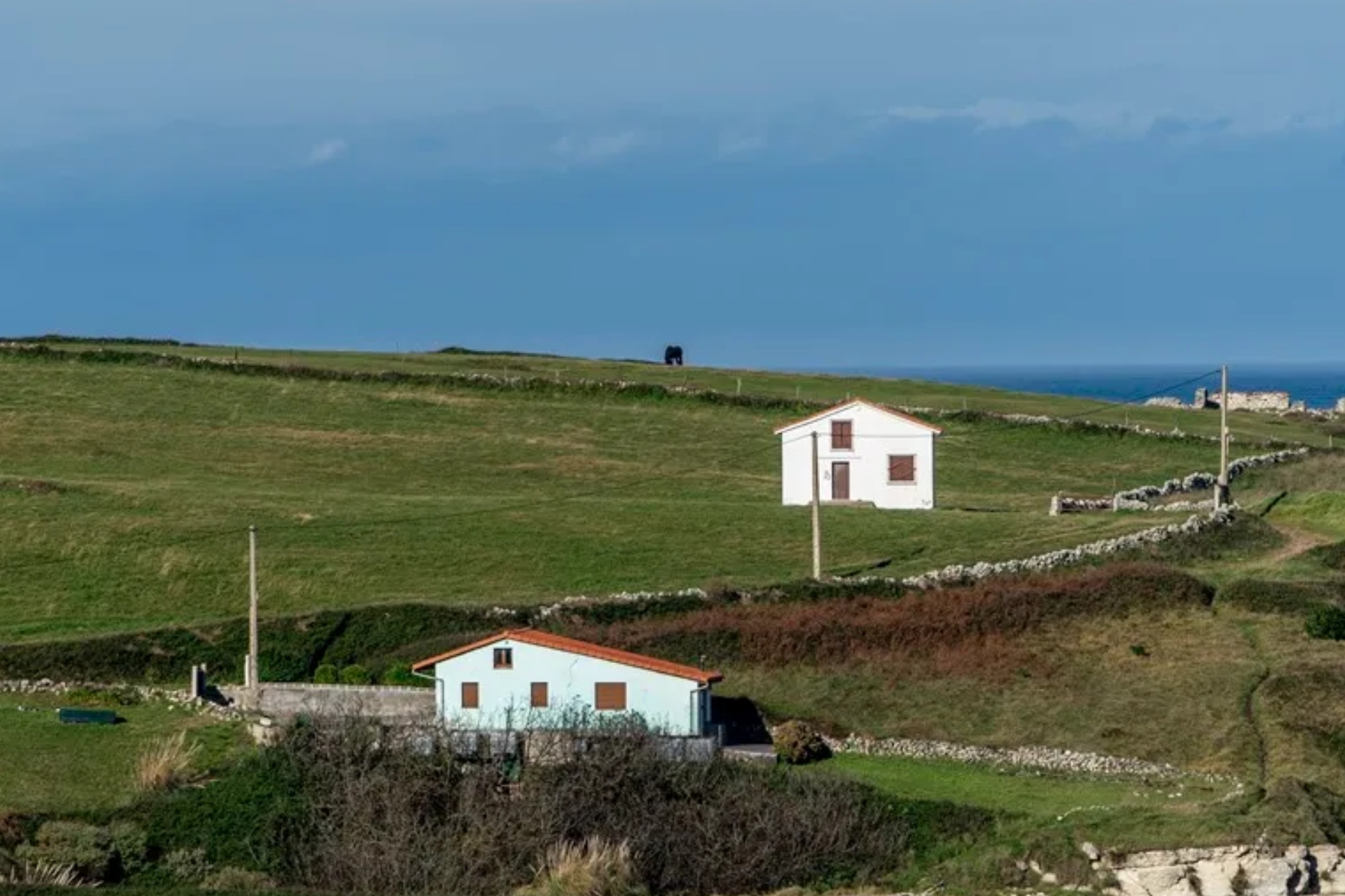 Una pareja se gastó 260.000 euros en construir una casa en un terreno familiar: tras años de permisos, el estado le pide que cedan más de la mitad de la propiedad
