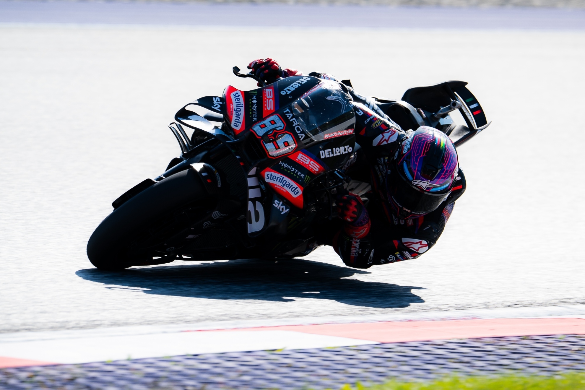 Jorge Martín deja sin pole a Marc Márquez y Acosta