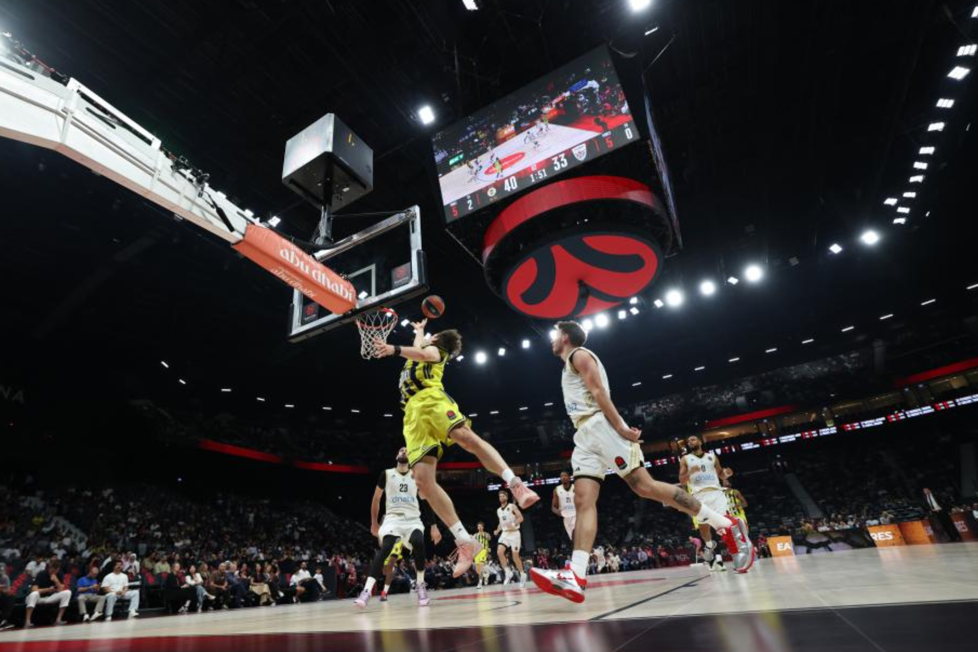 El Fenerbahce se consuela más que el Dubái en el partido por el tercer puesto
