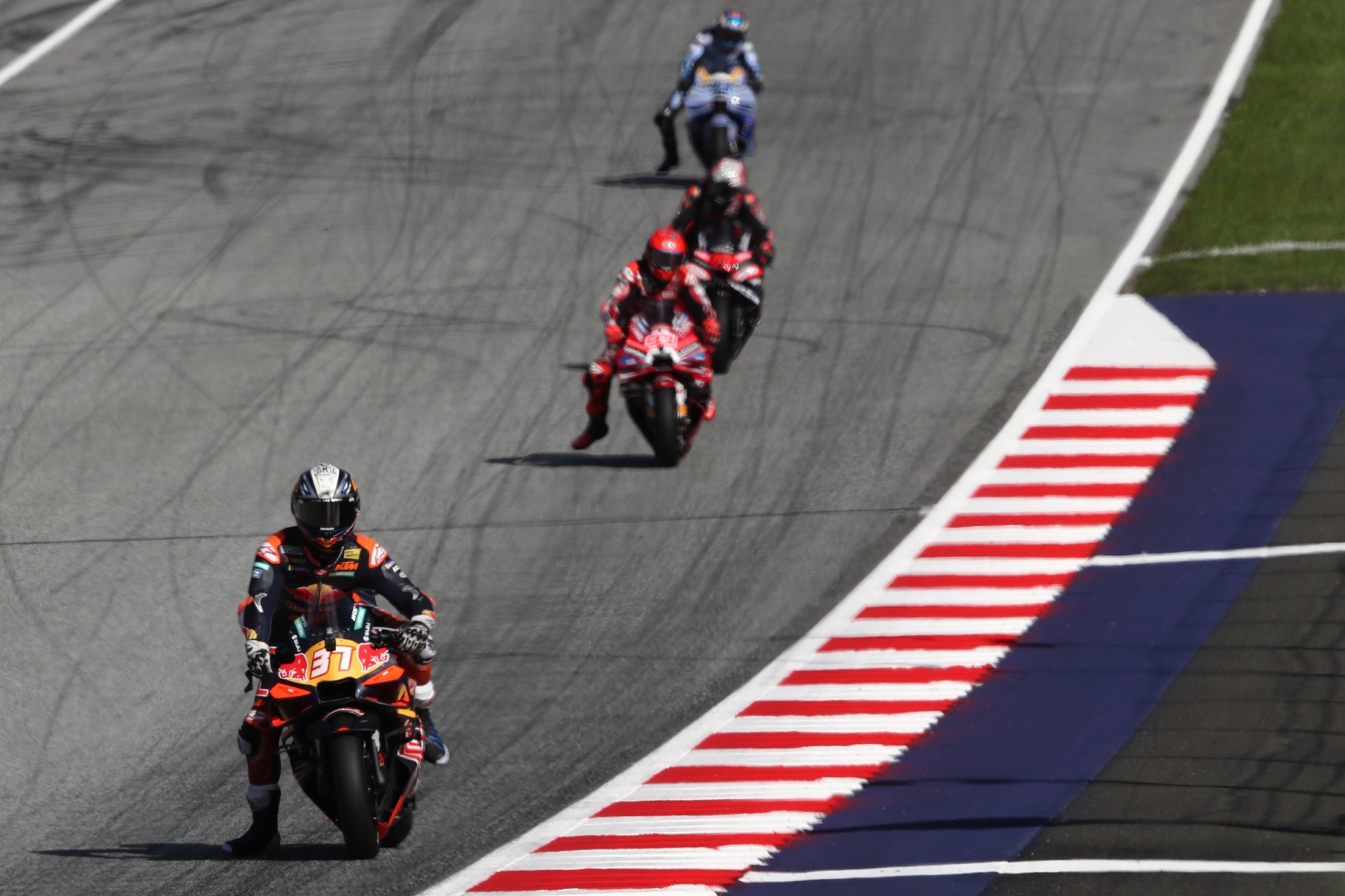 Acosta: "Llevo muchas decepciones en MotoGP, ésta es sólo una más"