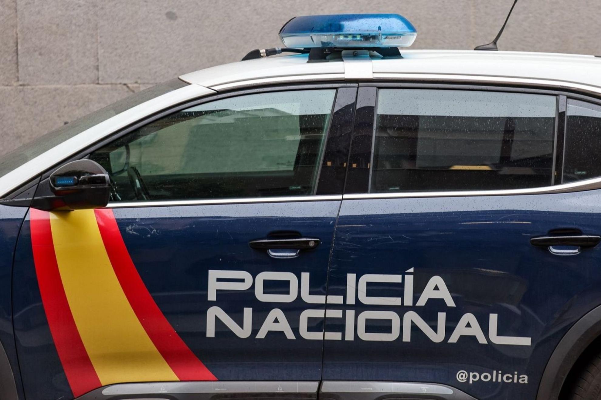 Detienen un tráiler haciéndose pasar por policías y se llevan un millón de euros en ropa de Inditex