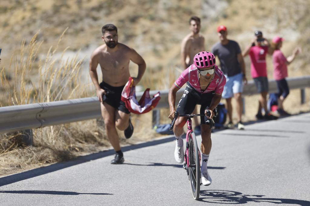 Richard Carapaz no participará en el Mundial de Ciclismo por complicaciones de salud