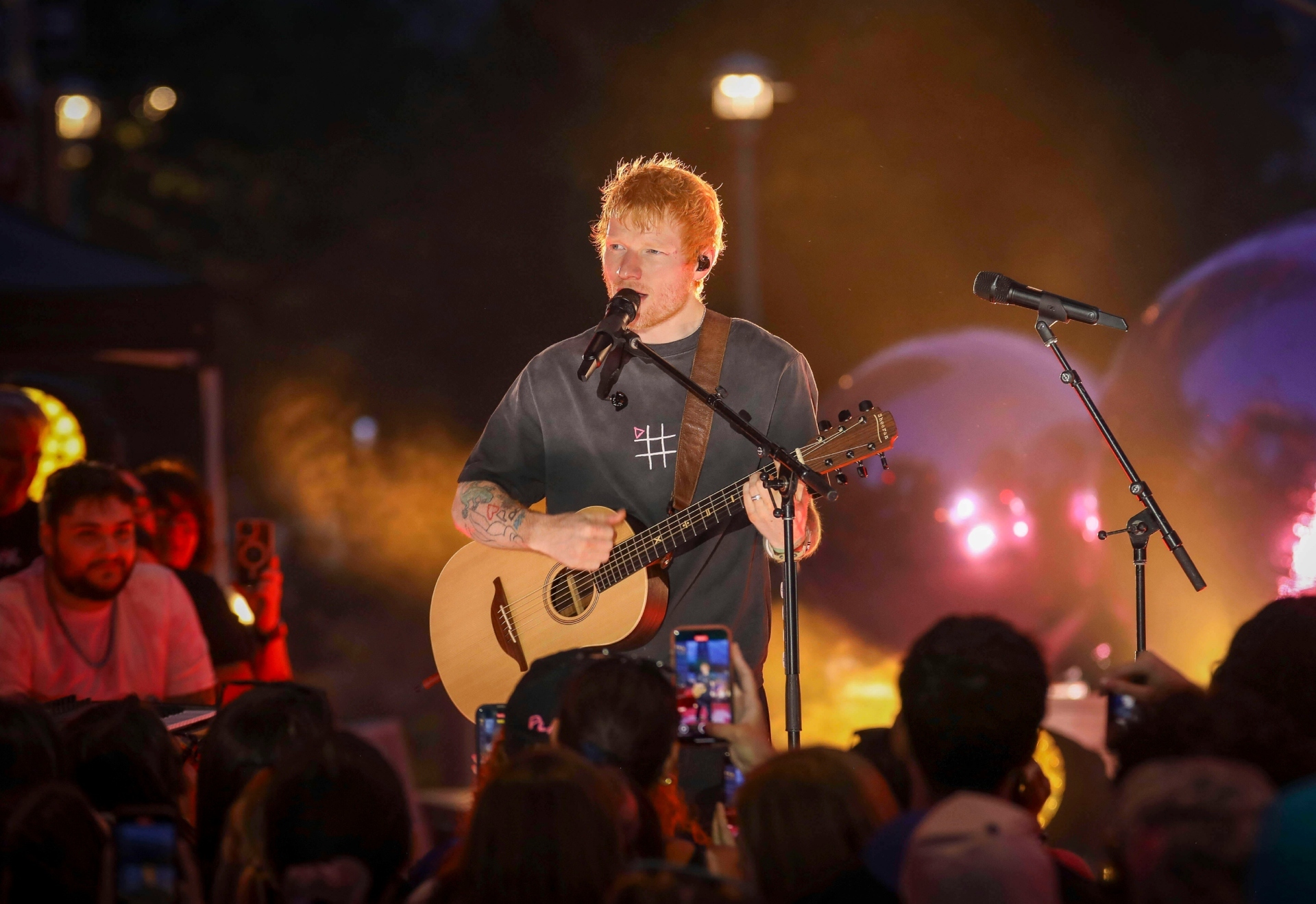 Ed Sheeran reaparece en solitario en Filadelfia y se derrumba en pleno concierto: "No sabía si me tirarían cosas"