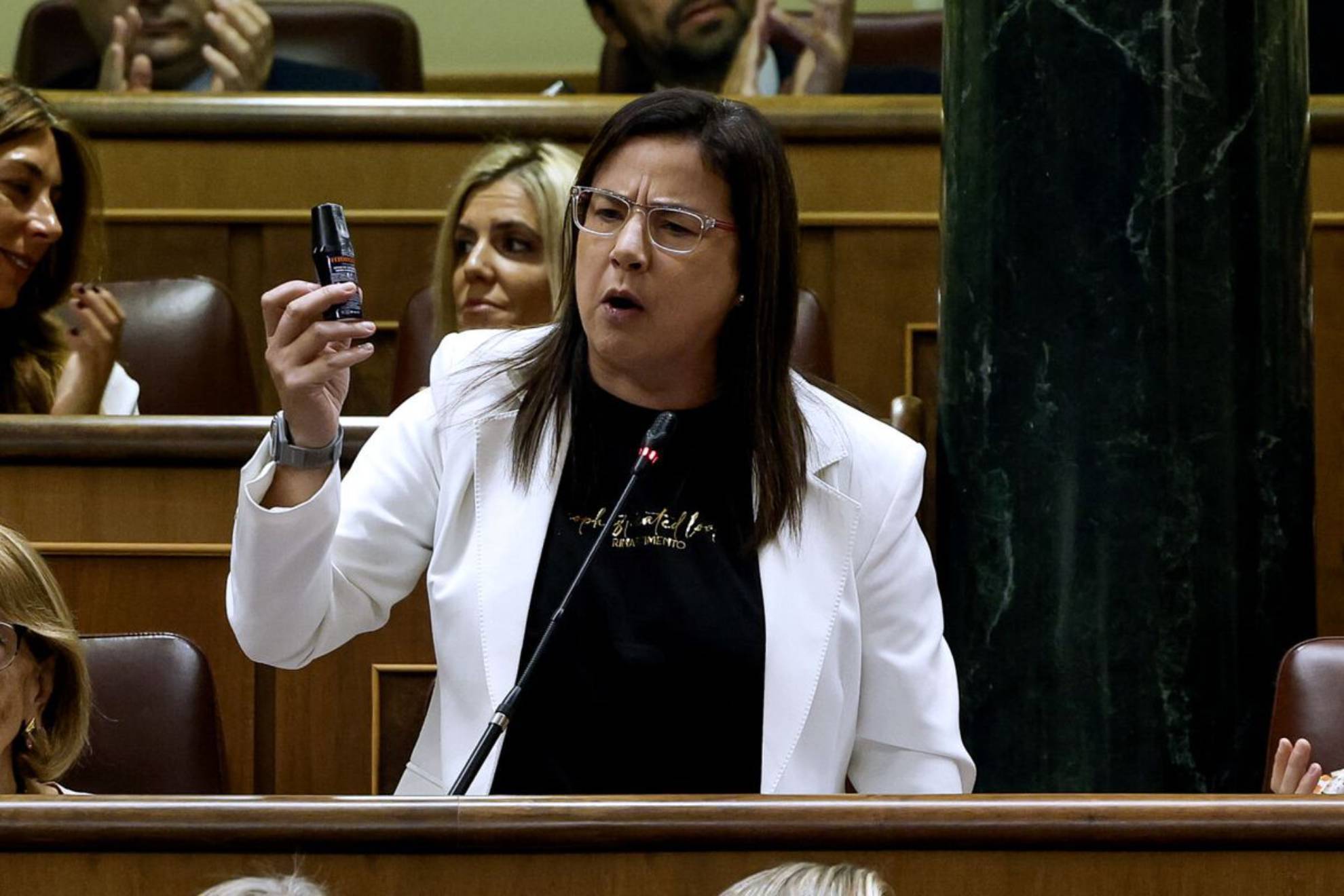 Armengol expulsa del Congreso a Ana Belén Vázquez Blanco, diputada del PP, por sacar un bote de gas pimienta: “Es un arma”