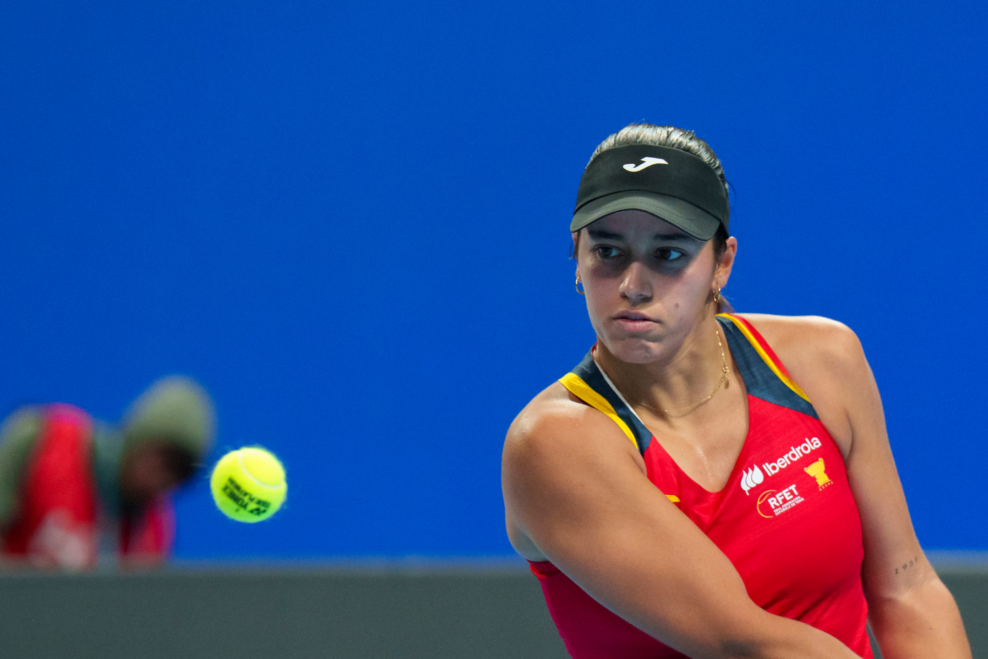 Bouzas gana a Zhiyenbayeva y pone por delante a España en la Billie Jean King Cup