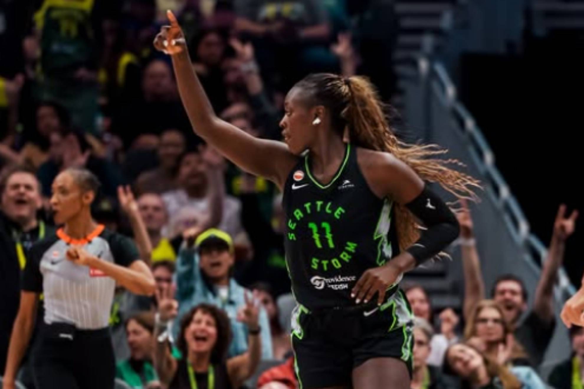 La española Awa Fam cierra su primera temporada en la WNBA con récord de puntos