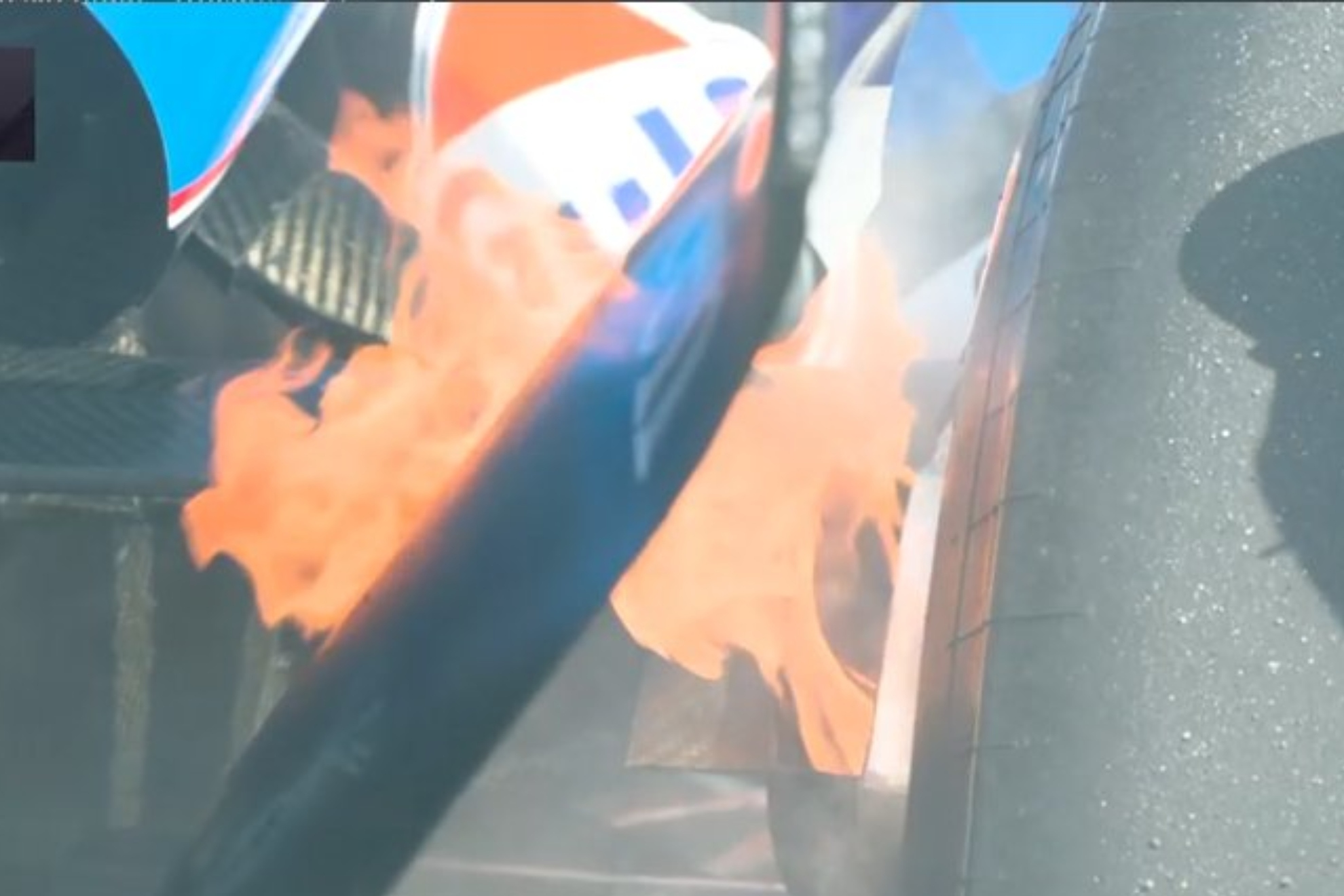 ¡Fuego en los frenos del mejorado Williams de Carlos Sainz!
