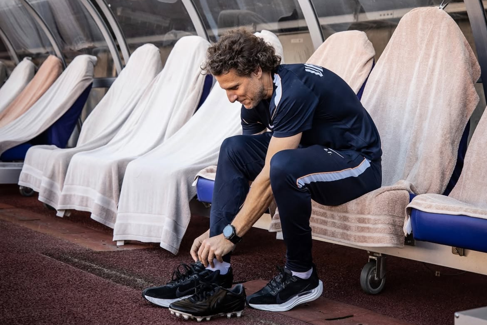 Forlán debuta en Uruguay sin Valverde y con una cruel derrota ante Japón