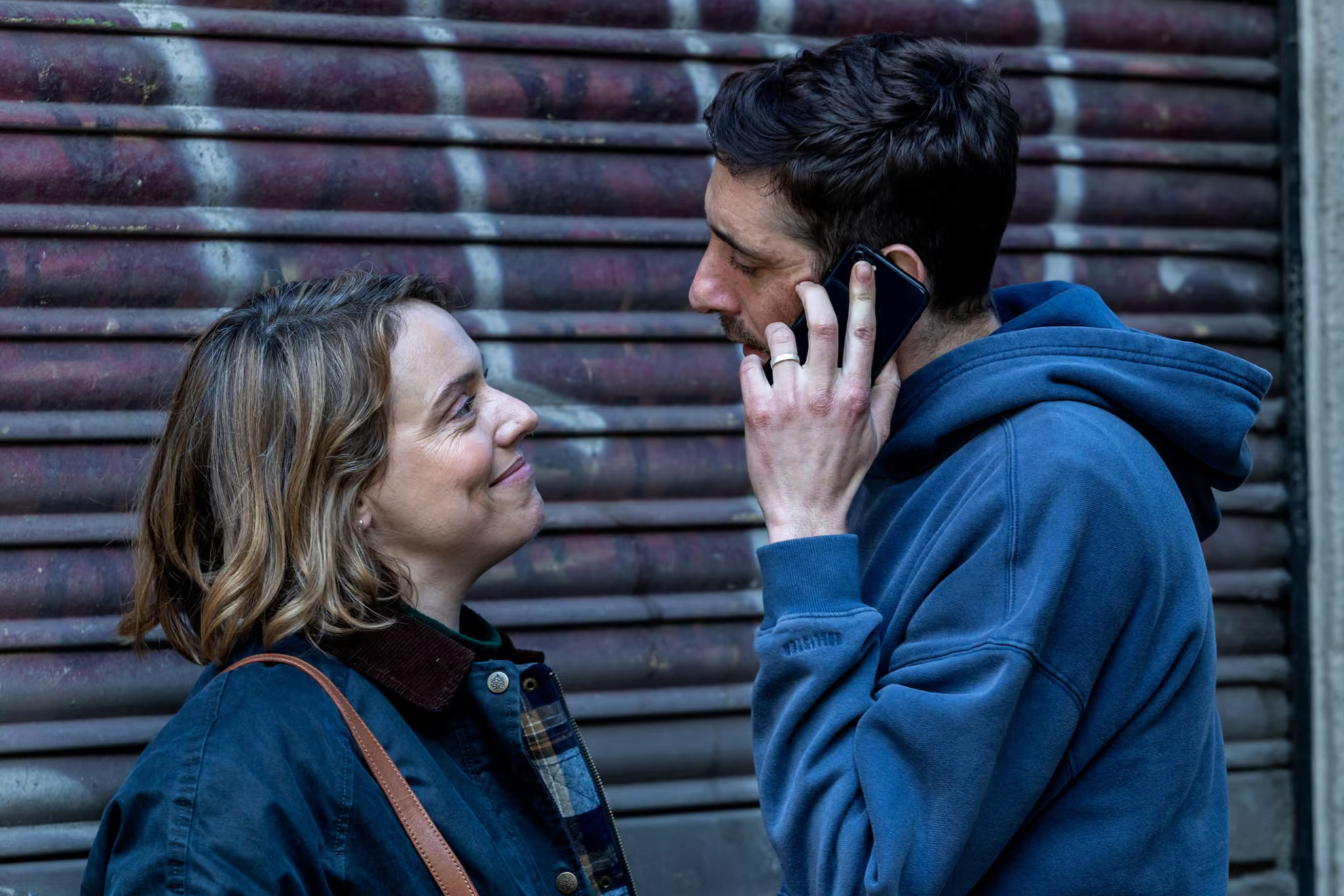 Esta serie de HBO Max nació del desahucio de la familia del director: es su “venganza audiovisual” contra la especulación