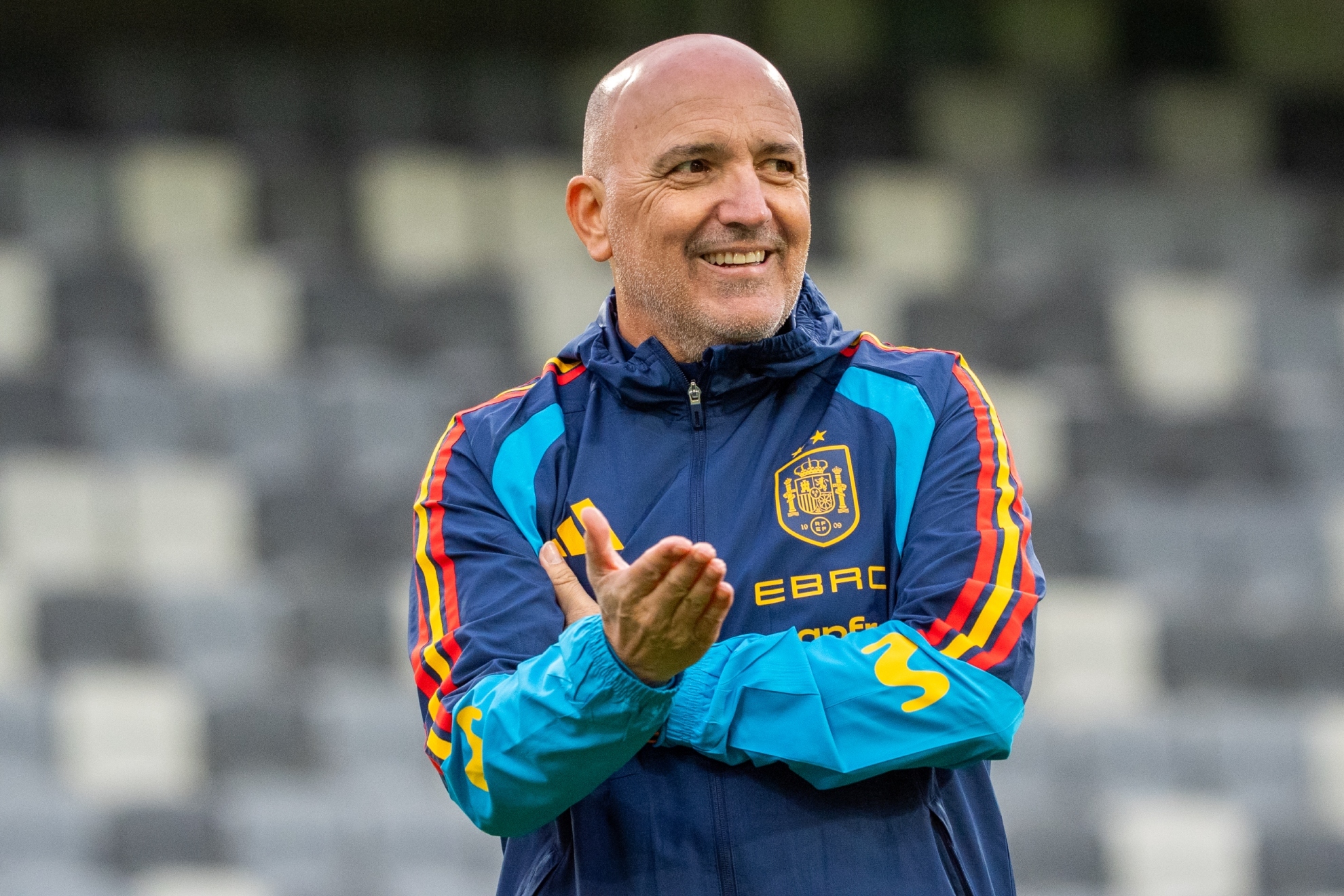 Gordo: "No vamos a poner excusas ni por el césped ni por el frío"