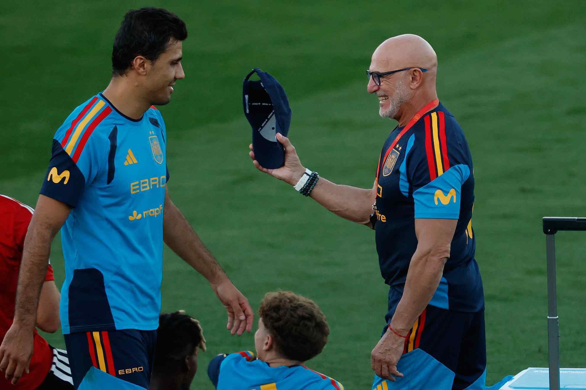 Roberto Gómez se moja con Luis de la Fuente