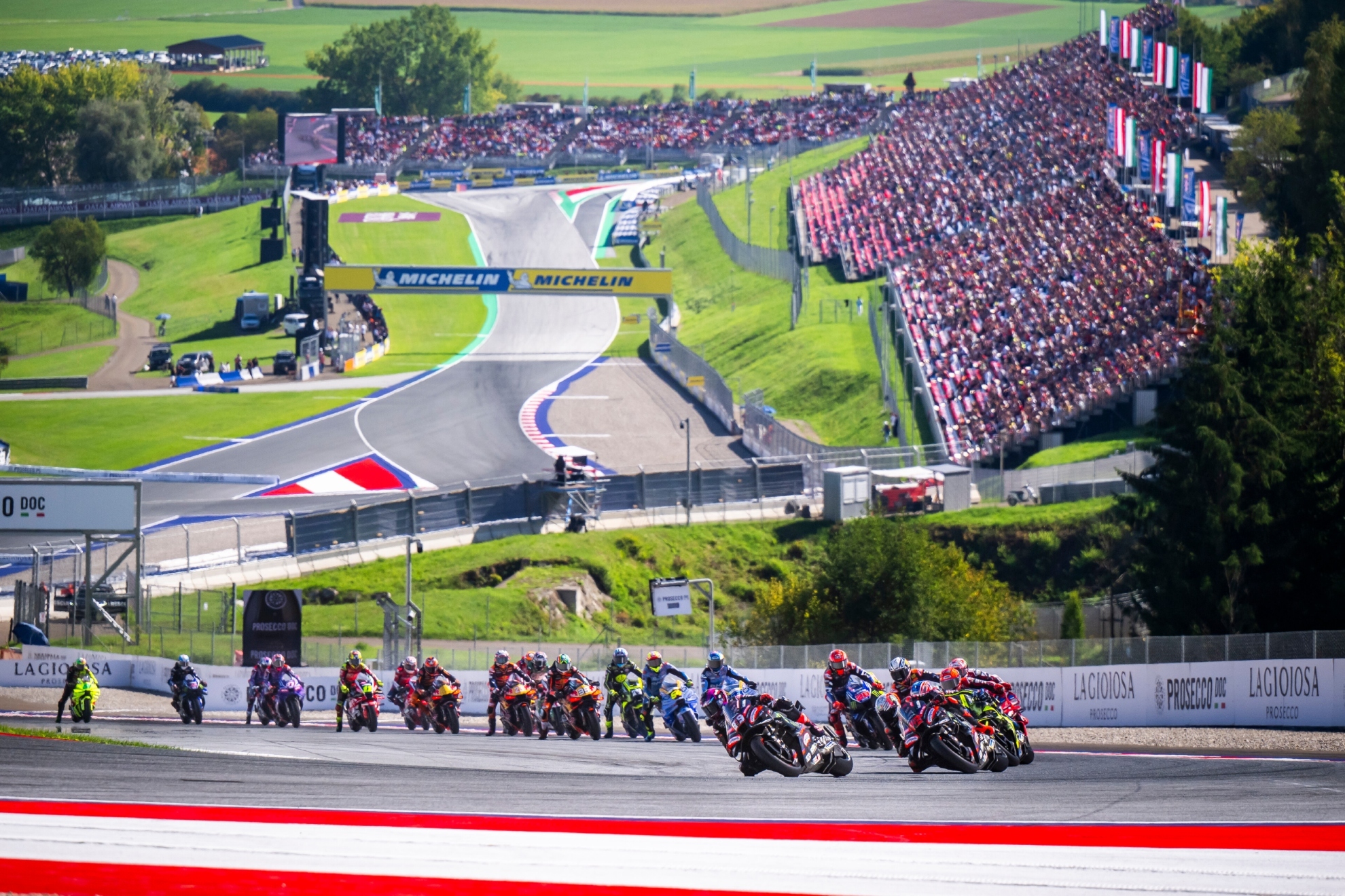 MotoGP ya tiene su calendario de 2027: cuatro carreras en España... ¡y el urbano de Adelaida!