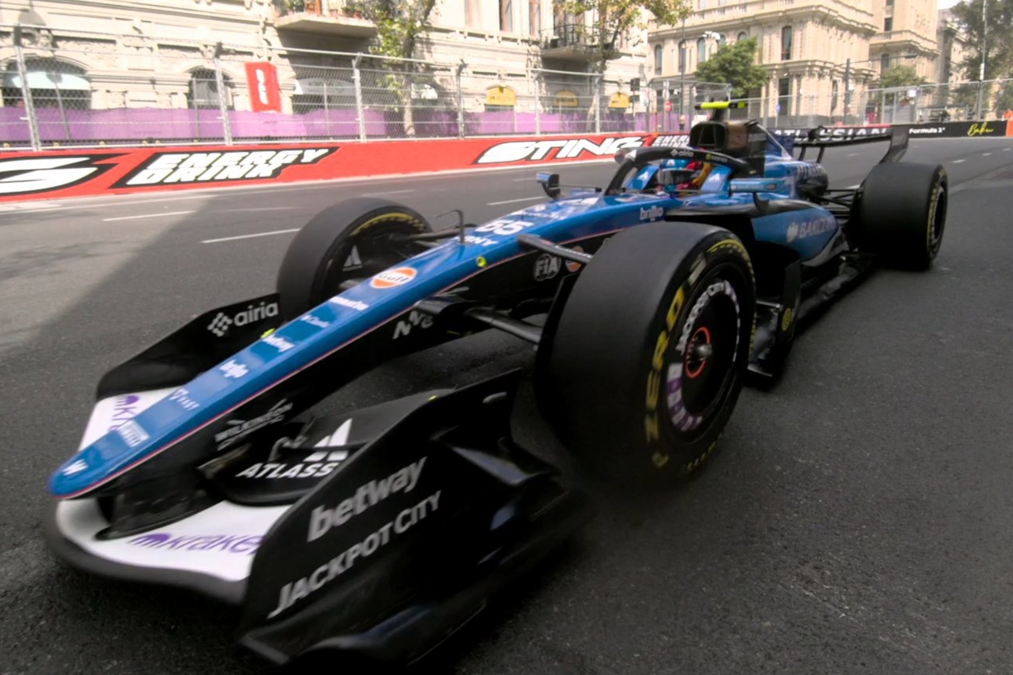 Cara y cruz: la primera Q3 del año para Sainz y mejora con error de Alonso