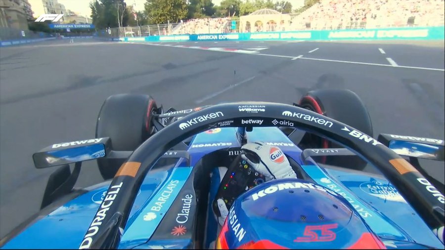 Carlos Sainz obra el milagro, noveno en Bakú... pese a estar investigado