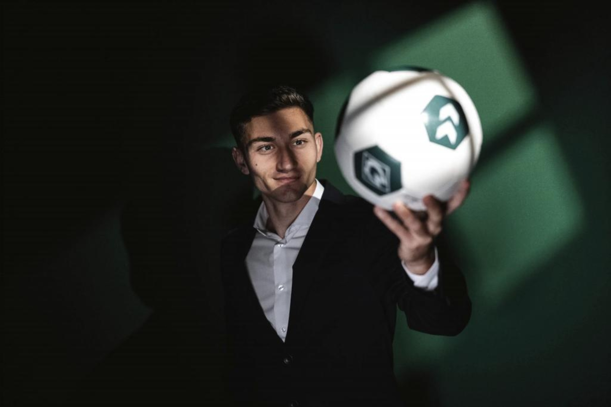 Chuki, el nuevo 'trotamúsico' de Bremen: "Özil siempre fue un referente para mí"