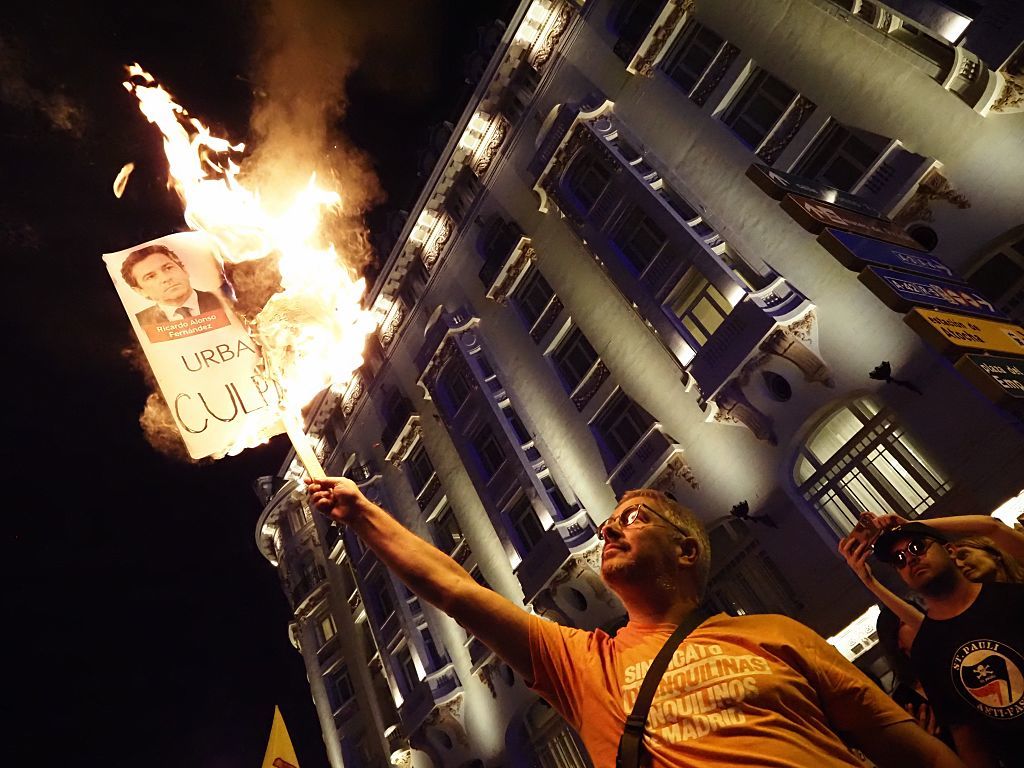 Cientos de personas acampan en Sol por la vivienda: "O cae el rentismo o cae el Gobierno"