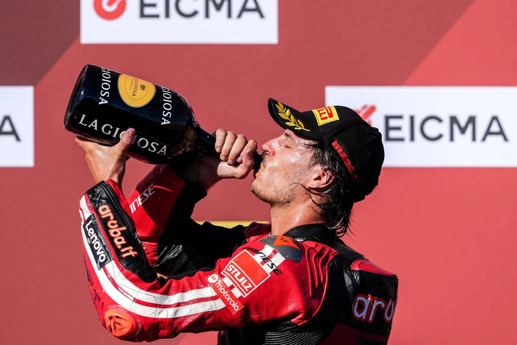 El rey de las Superbikes: Bulega es campeón por aplastamiento antes del salto a MotoGP