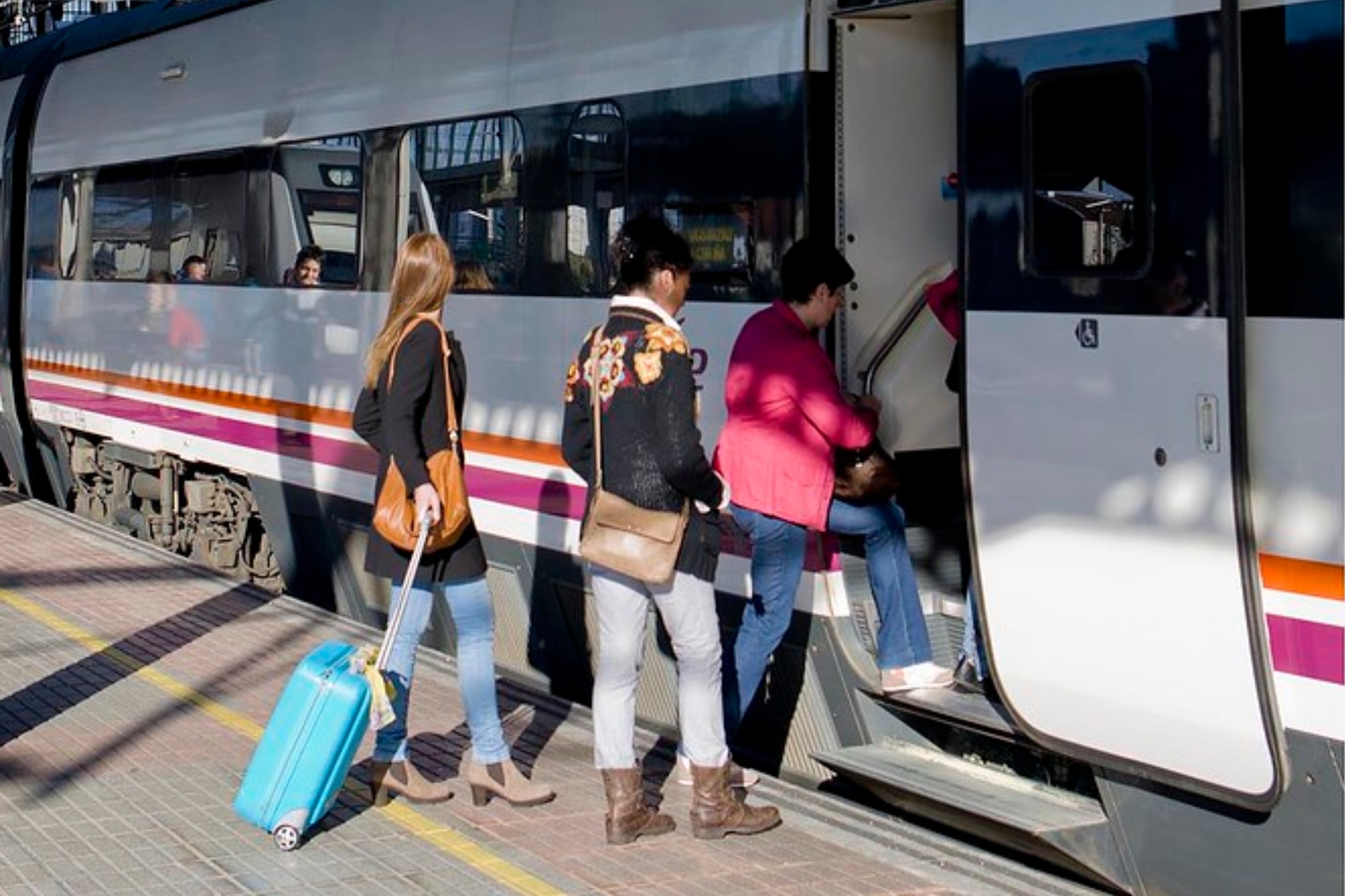 Alerta por el ciberataque masivo a Renfe y Adif: roban más de 150 millones de datos de viajeros asistidos por IA