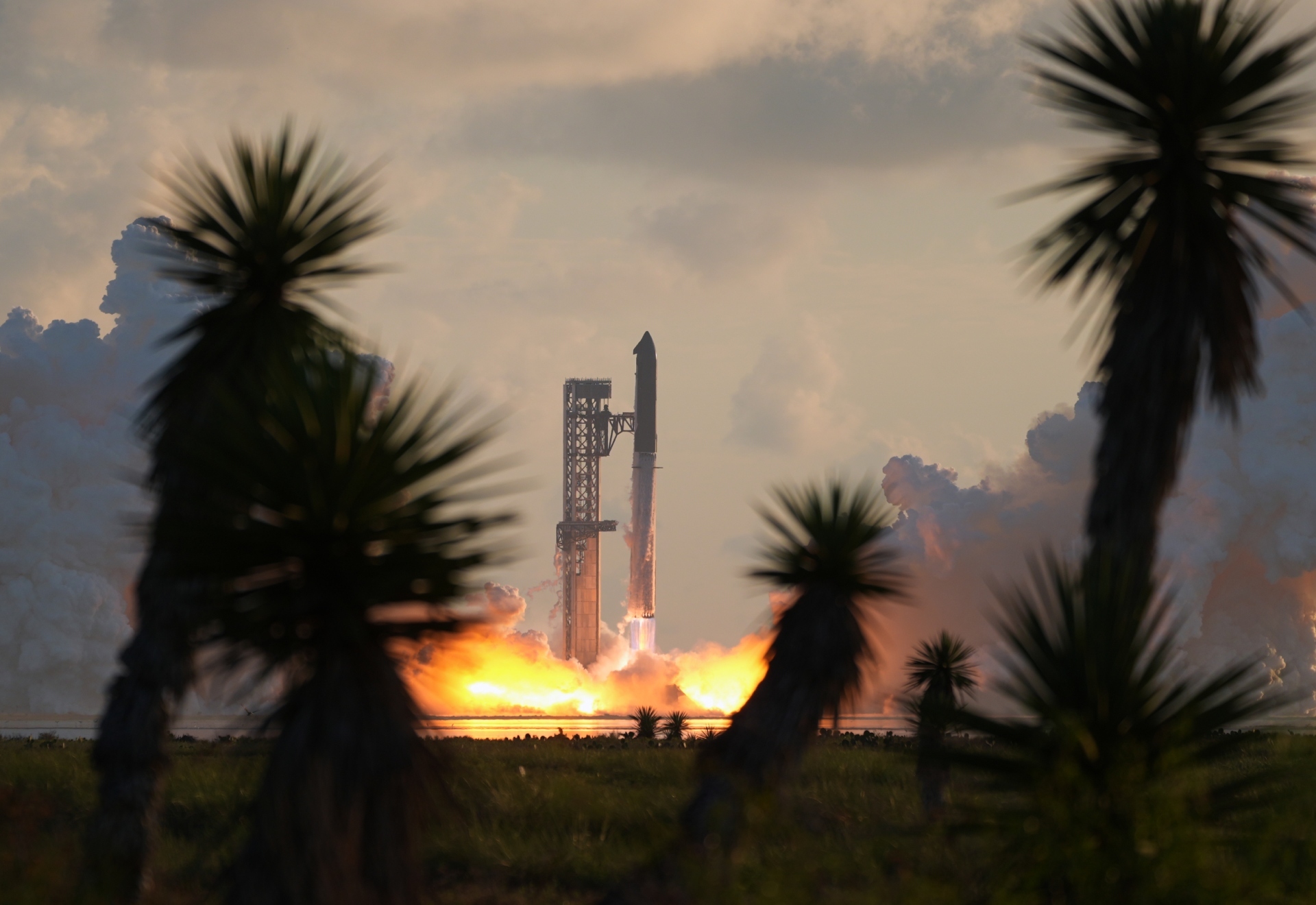 Elon Musk sube su apuesta: así es SpaceX Starship, tiene más longitud que el Bernabéu y ya es la más grande de la historia