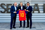 La RFEF rinde homenaje a Caparrós