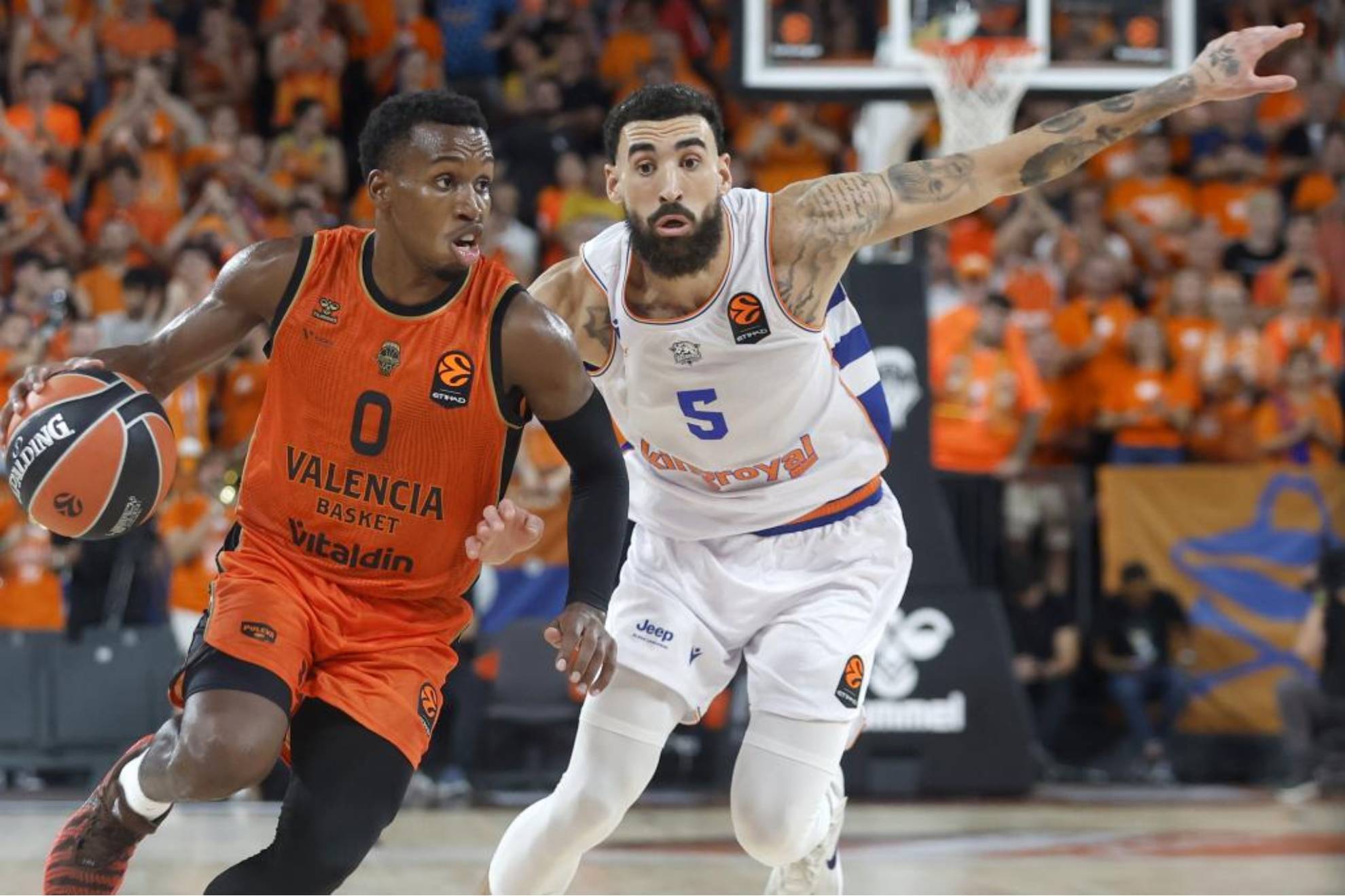 Un Valencia Basket de récord destroza a un mermado Baskonia