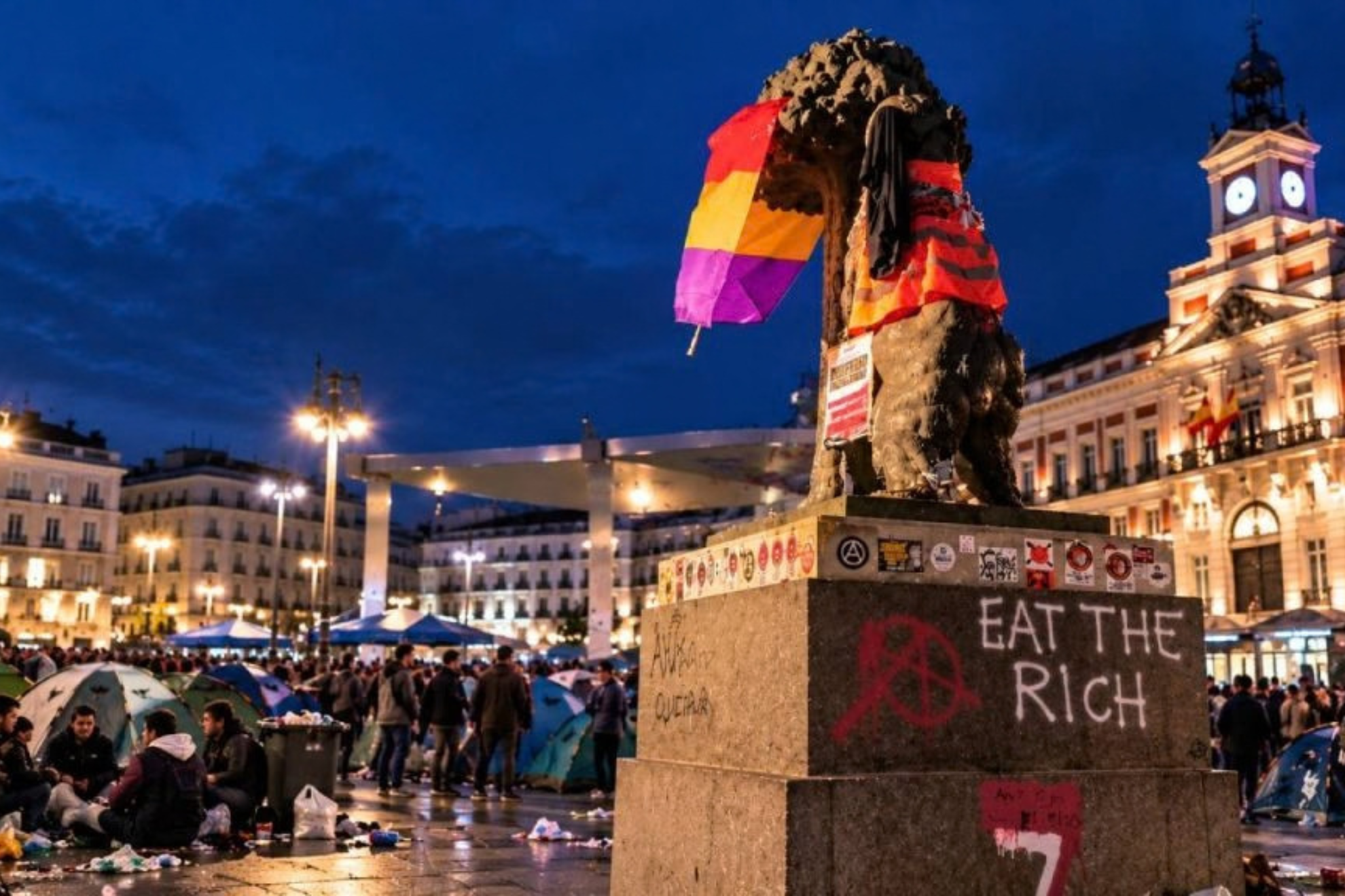 Tensión en la Puerta del Sol: vandalizan el Oso y el Madroño en plena protesta por la vivienda
