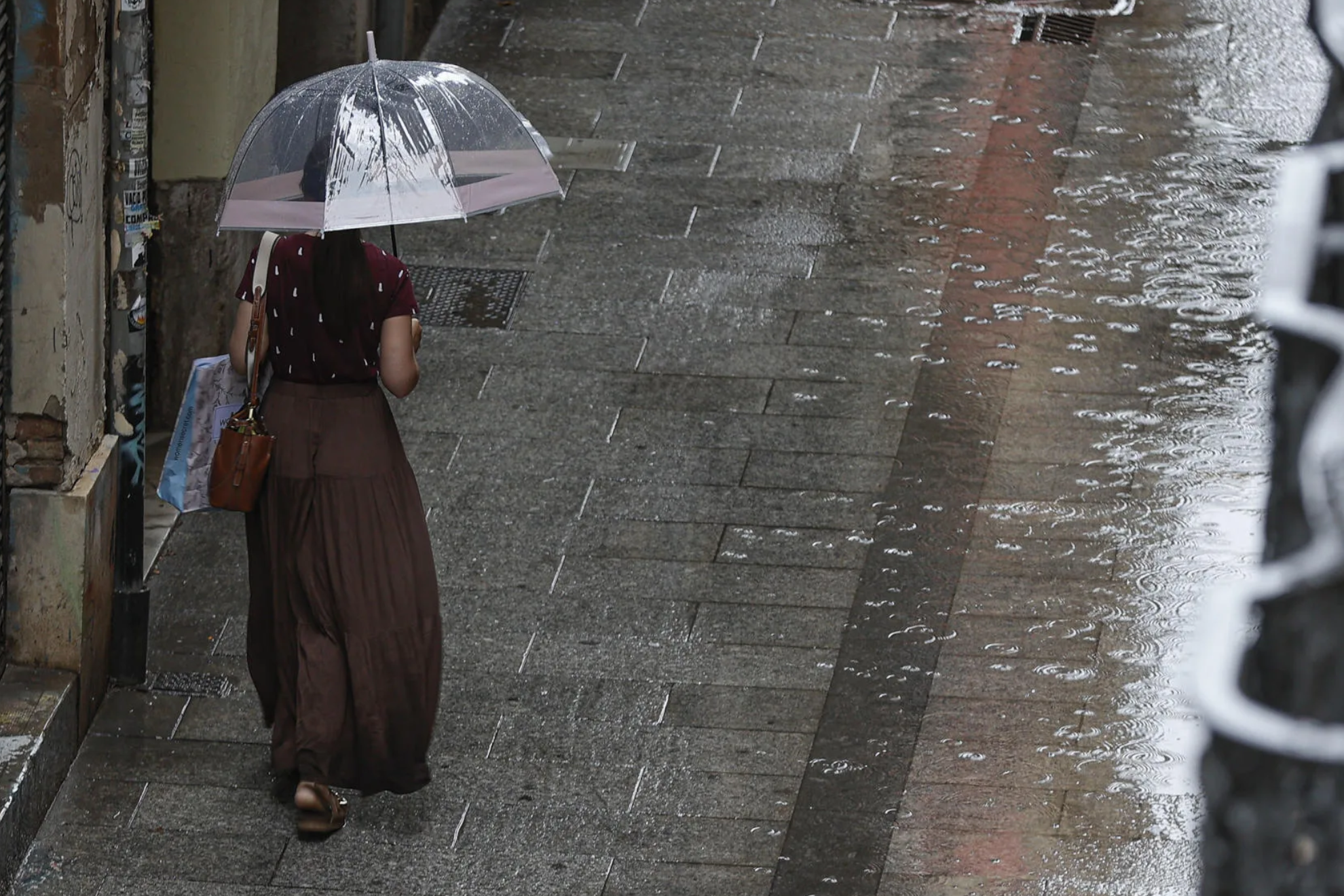 Alerta total en Valencia: se activa la emergencia por fuertes lluvias y se suspenden las clases en algunas zonas