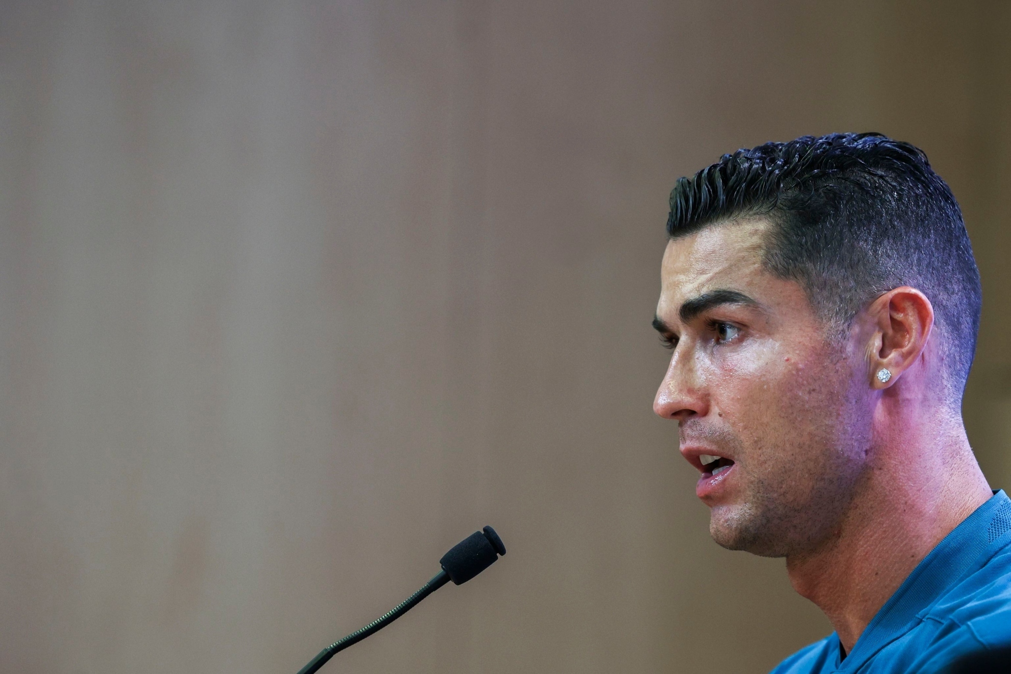 Así es el jet privado de Cristiano con el que abandona la concentración de Portugal: ronda los 50 millones de euros, capacidad para 17 pasajeros y una suite