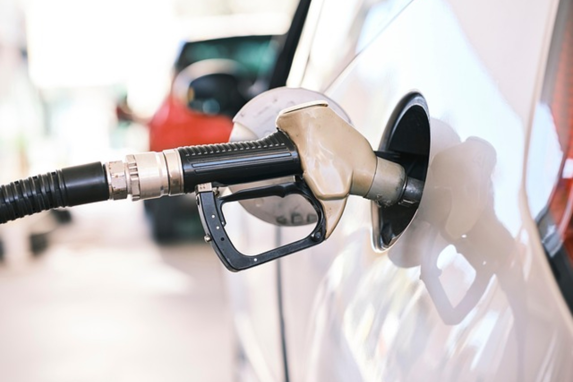 Los expertos alertan por las reservas de combustible de Estados Unidos que amenazan a las gasolineras: "Lo peor está por venir"