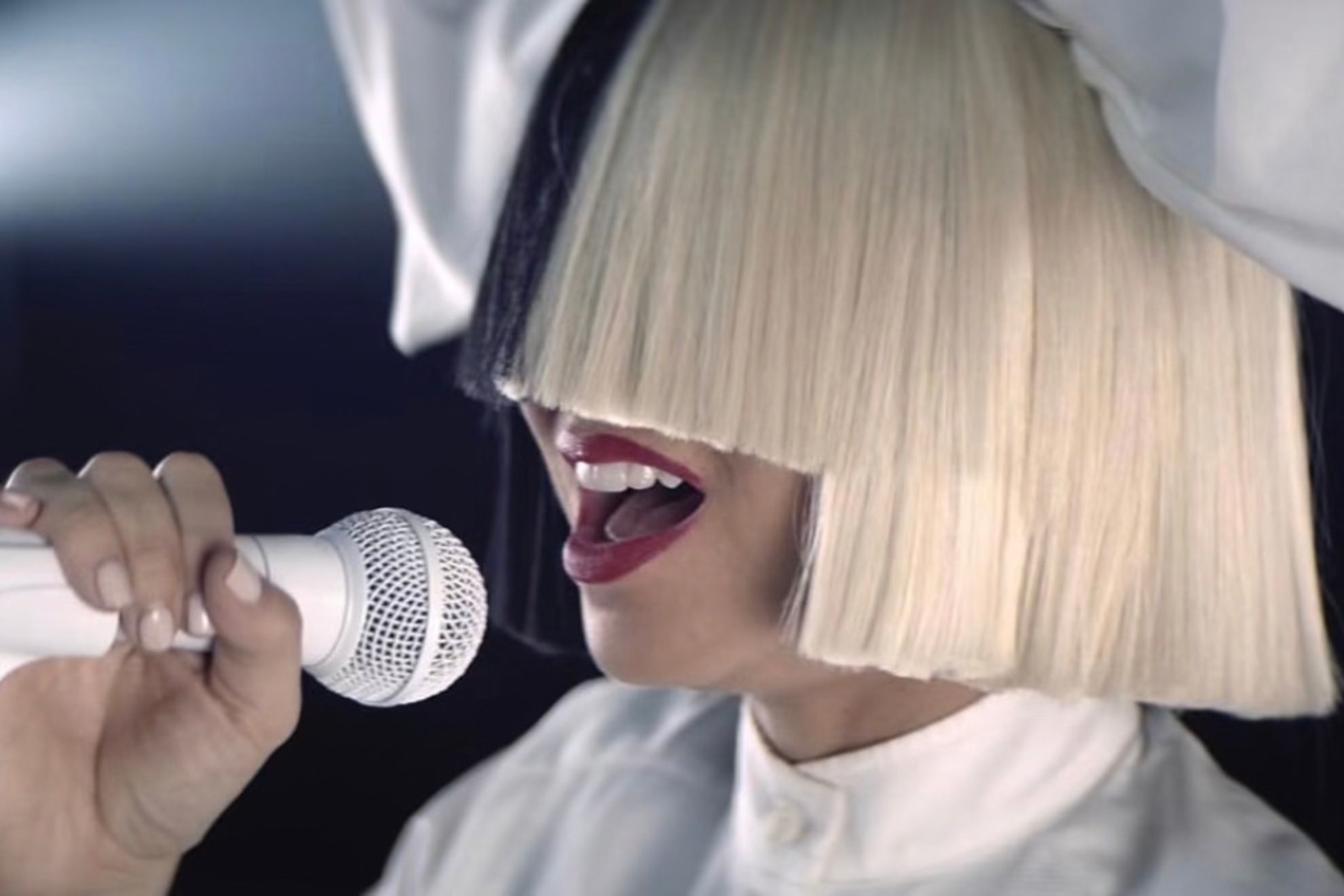 Sia vende el 50% de su discografía a una compañía sueca por 180 millones de dólares
