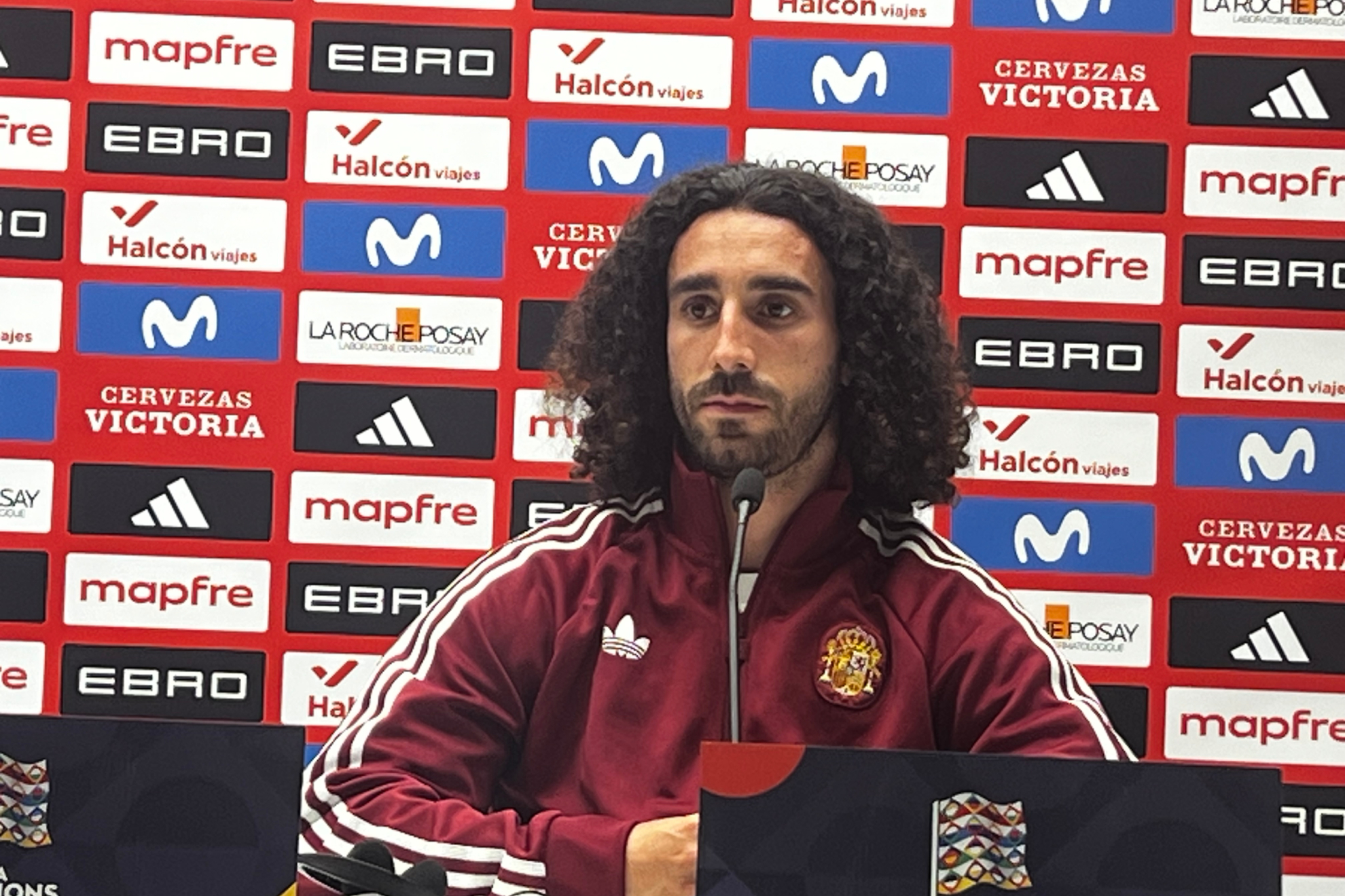 Cucurella: "Si pudiera votar al Balón de Oro me votaría a mí mismo"