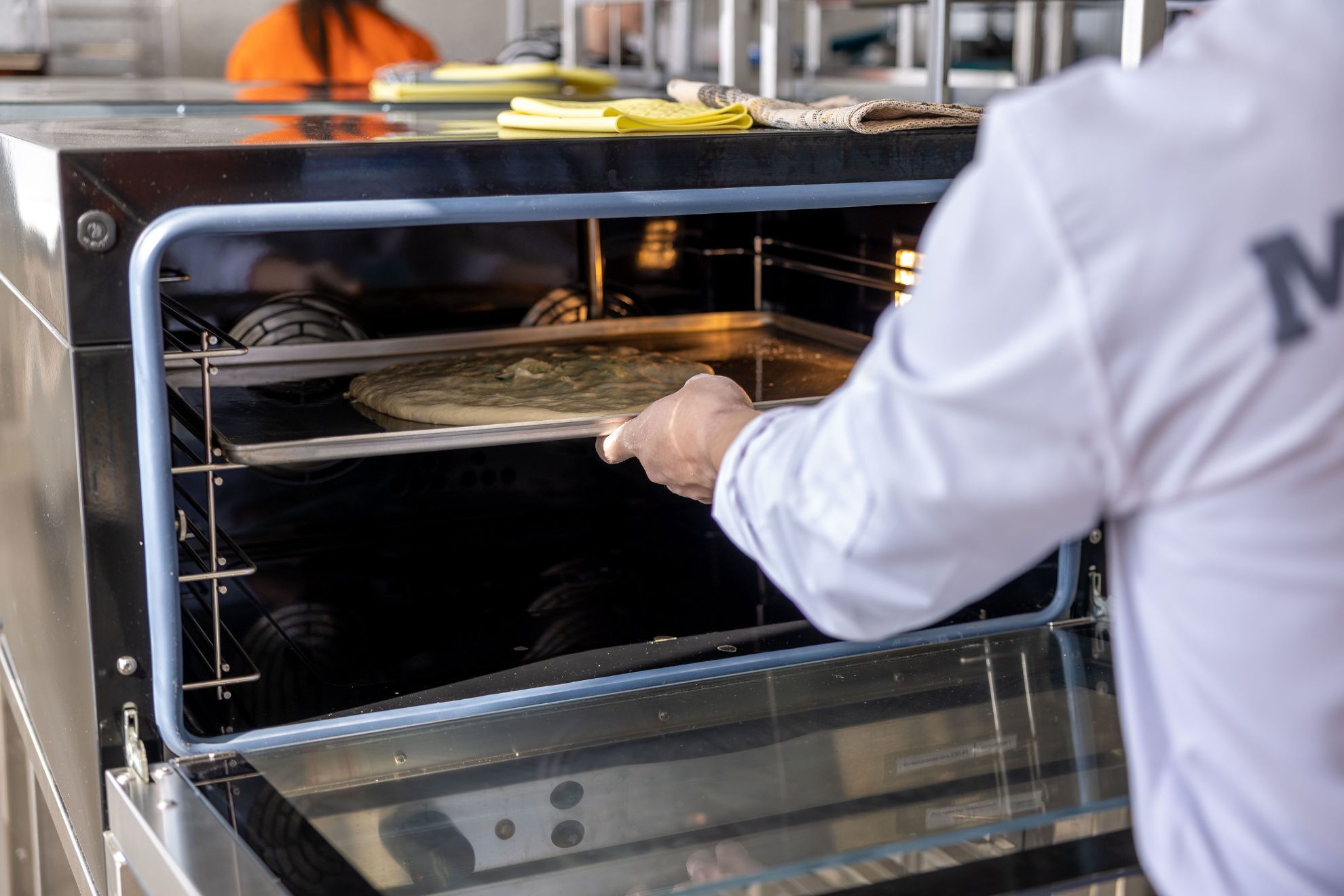 Jordi Cruz, chef, revela cómo sacar el máximo partido al horno: “Importa la temperatura, cómo distribuye el calor y qué ocurre en cada altura”