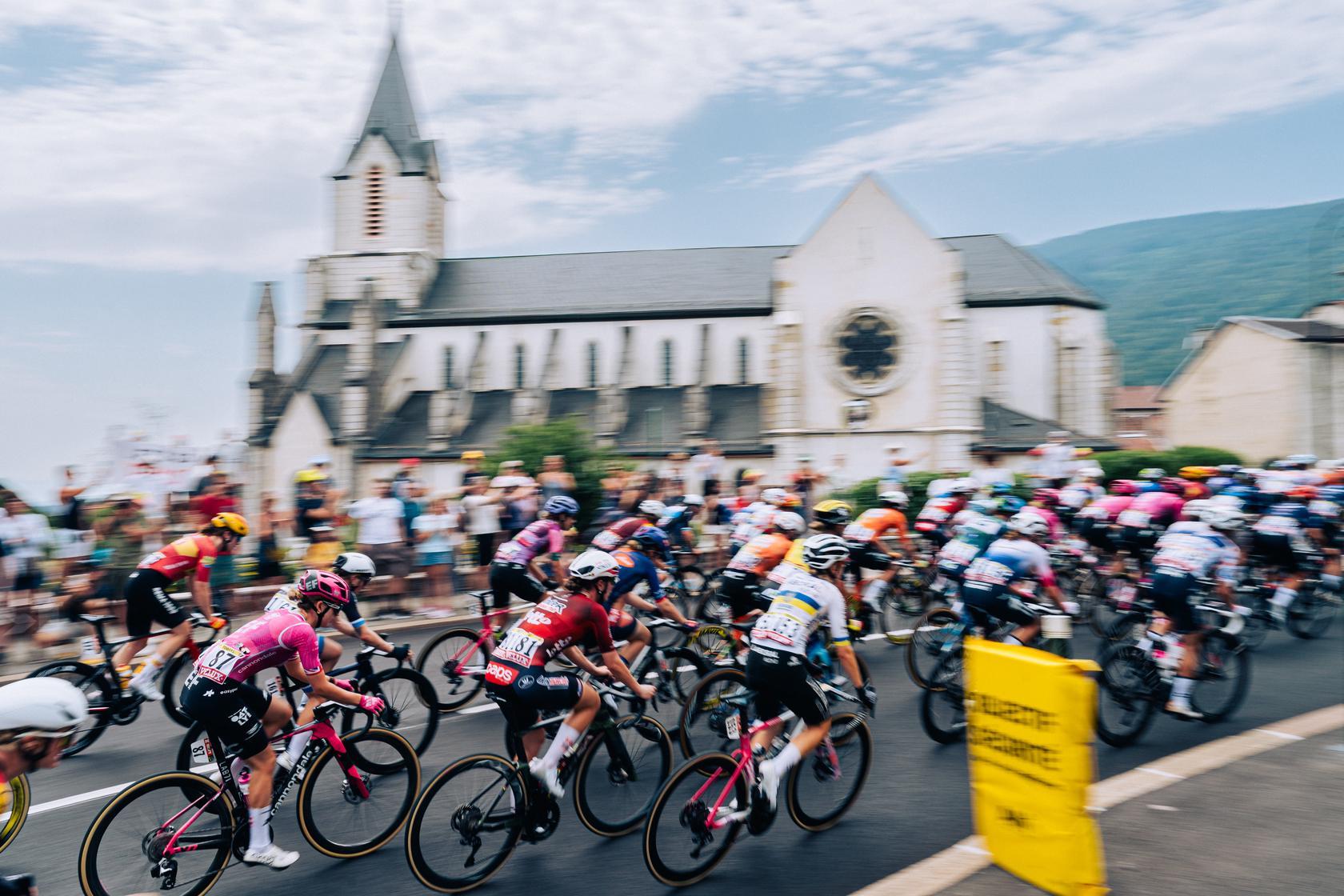 El estudio de la UCI revela que las ciclistas sufren 2,5 veces más fracturas y más lesiones graves que los hombres