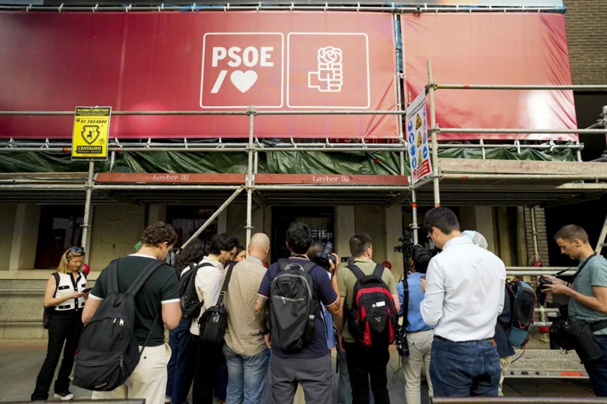 El calendario electoral se cruza en la causa judicial del PSOE