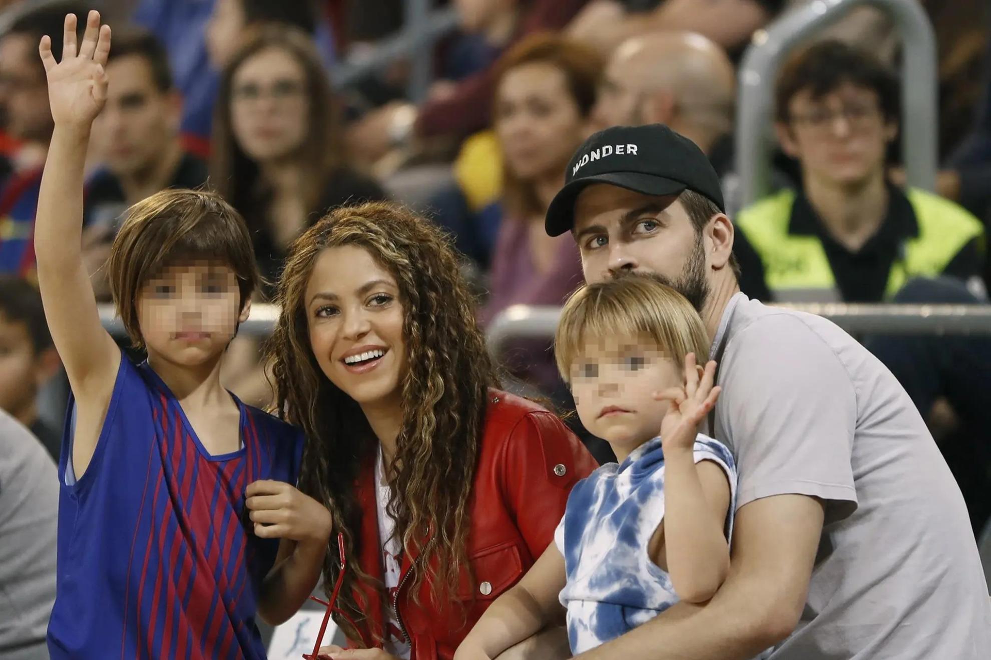 Shakira y Piqué vuelven a verse las caras en los tribunales por sus hijos: la exigencia de la cantante para proteger a Milan y Sasha