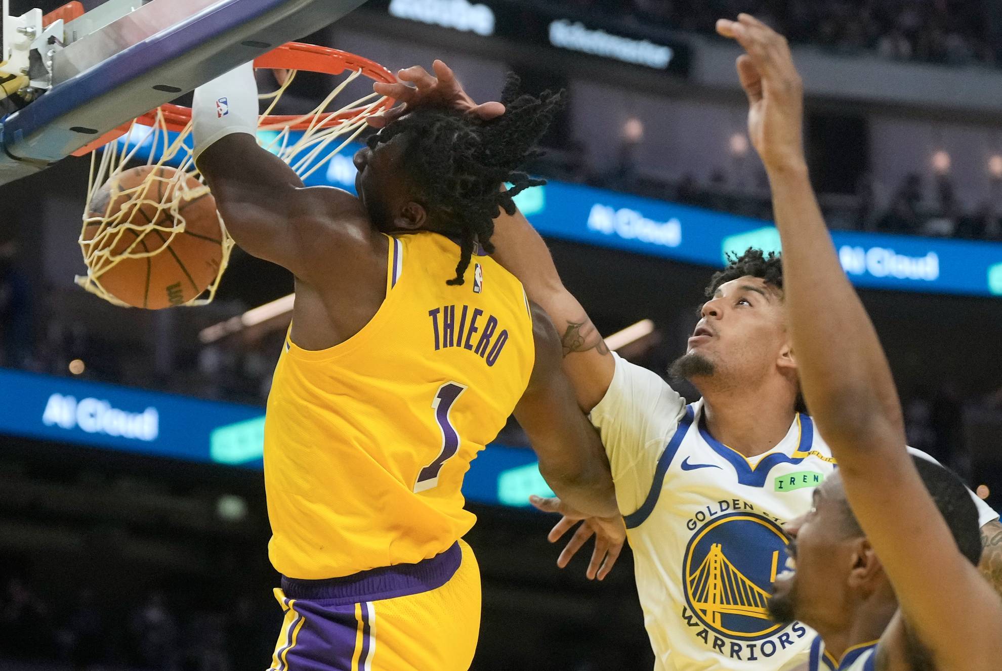 Curry le demuestra a los Lakers que son mucho menos sin Doncic: "No se trata solo de mí"