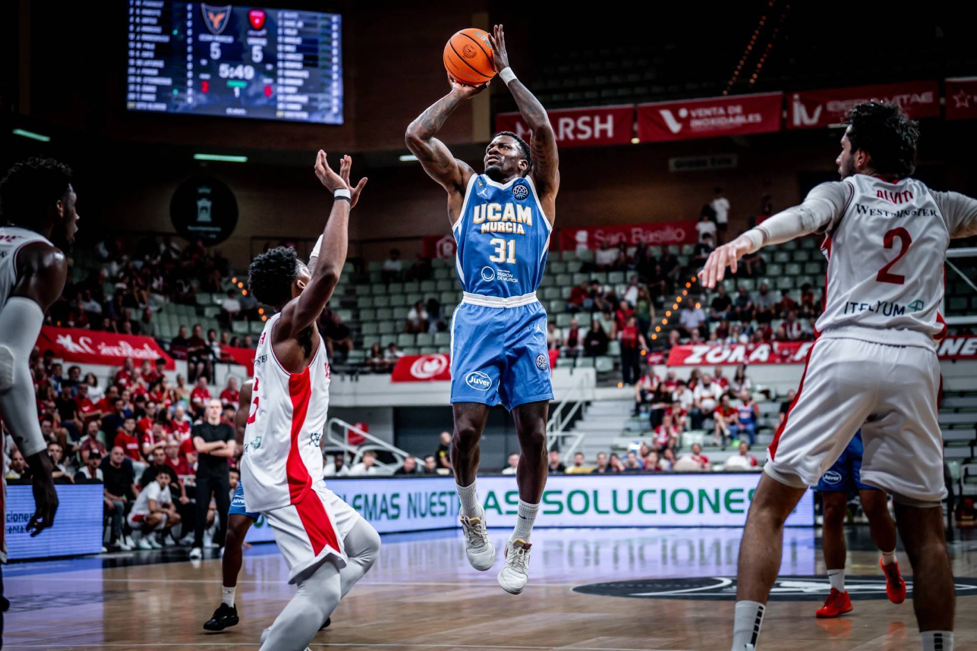 El UCAM debuta pasando por encima de un histórico europeo venido a menos (85-58)