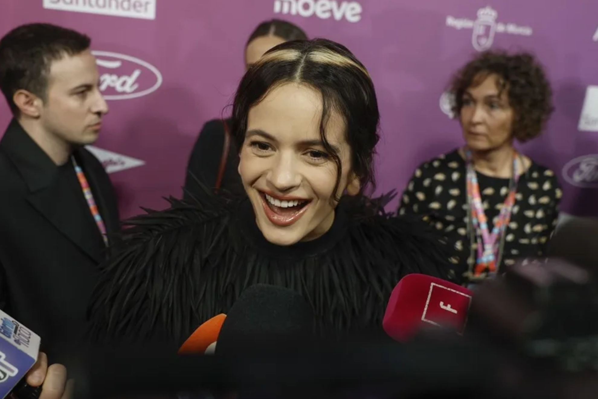 Rosalía recuerda entre risas cómo le prohibieron la entrada a una misa gospel en Nueva York: "Fui rechazada por la iglesia"
