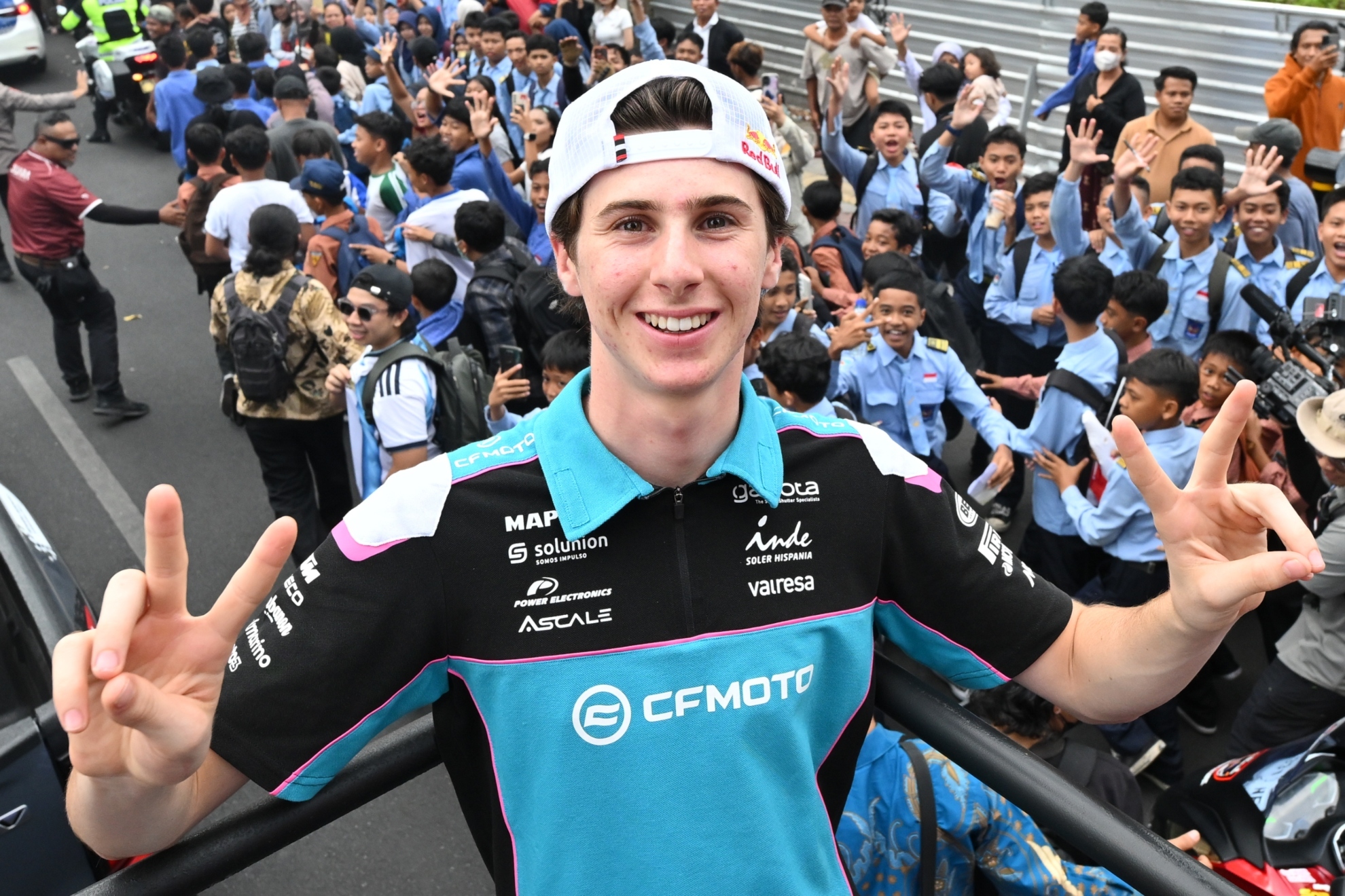 Máximo Quiles será campeón de Moto3 en Indonesia si...