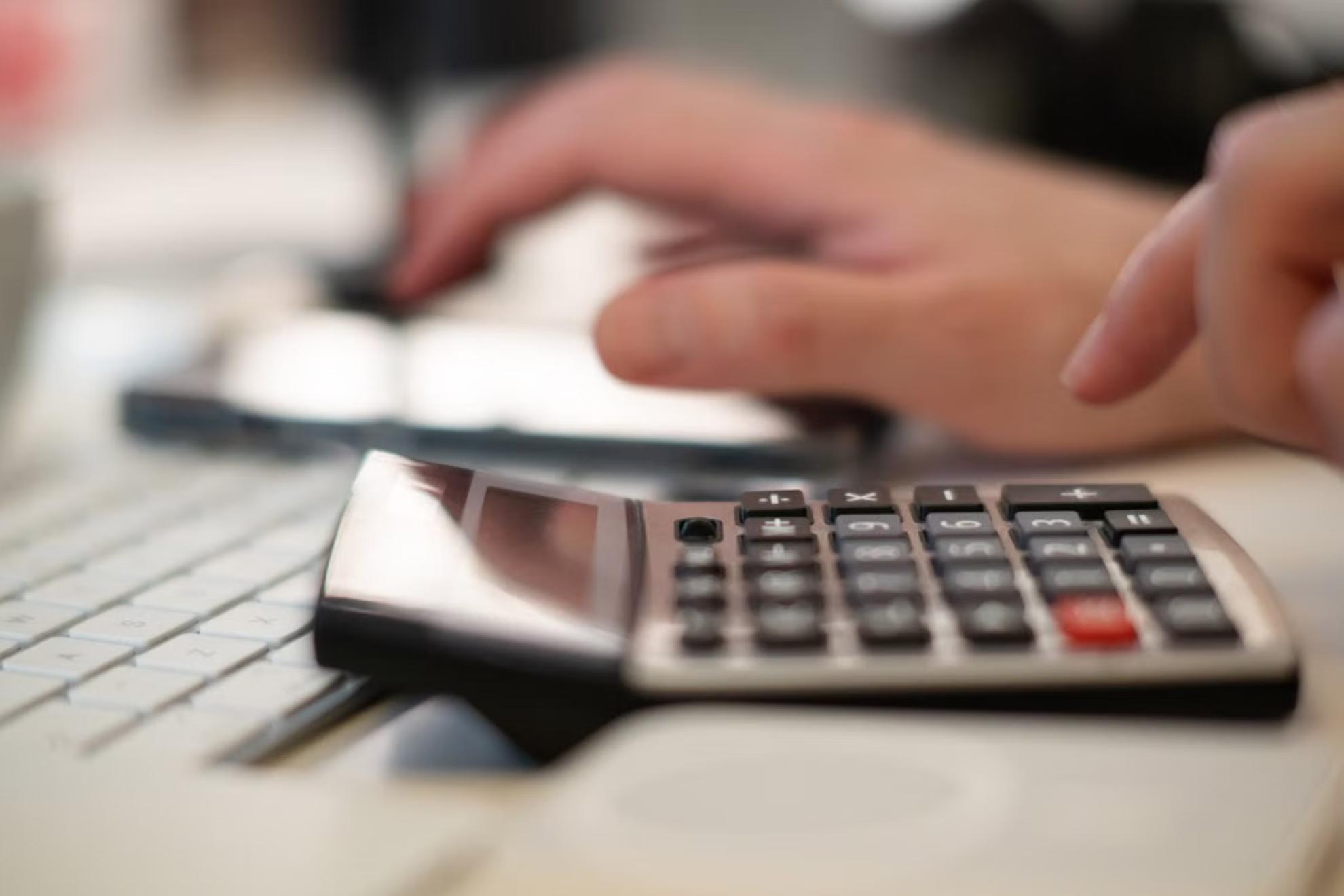 Vivienda lanza una calculadora para saber si el casero puede subir el alquiler o debe congelarlo