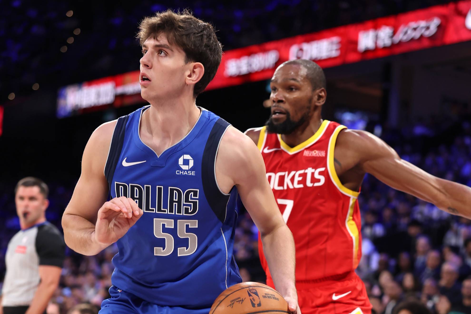 Ilusionante estreno de De Larrea en los Mavericks con Durant enfrente