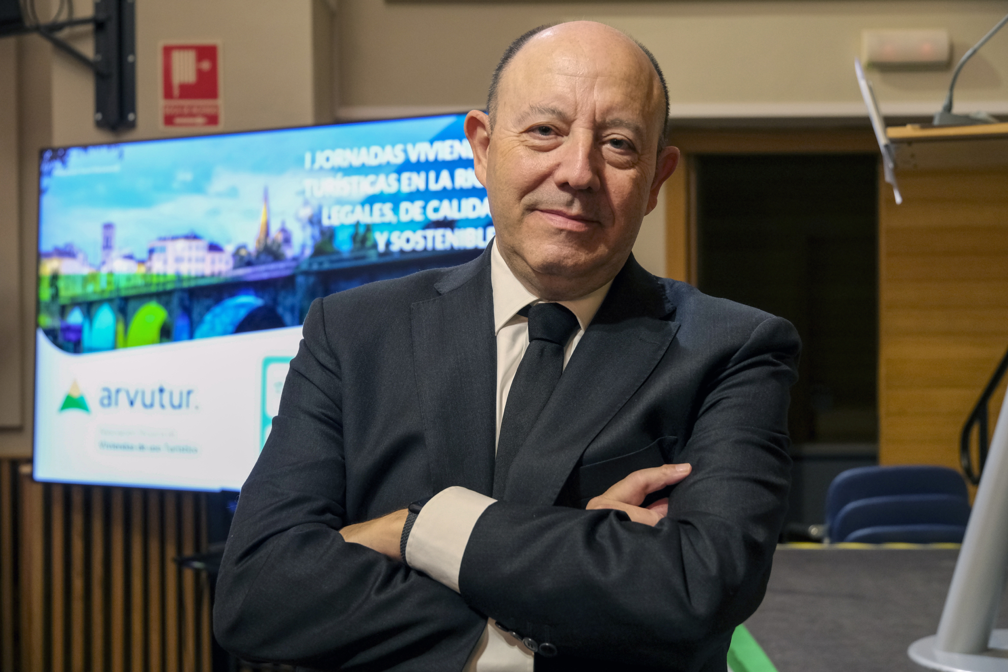 Gonzalo Bernardos, economista, y los desahucios: "Los políticos no son sinceros; no pagues, el dinero no es mío"