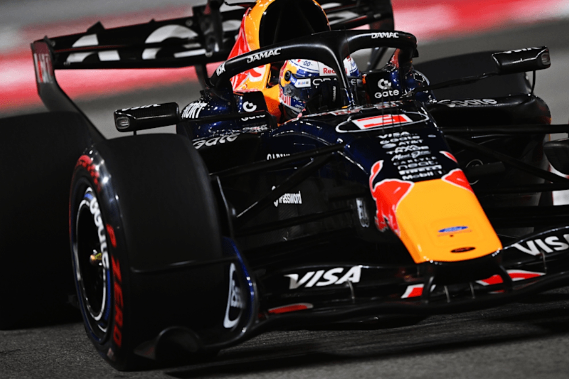 Nadie frena a Verstappen en otra pole de locos y a los españoles les sale cruz