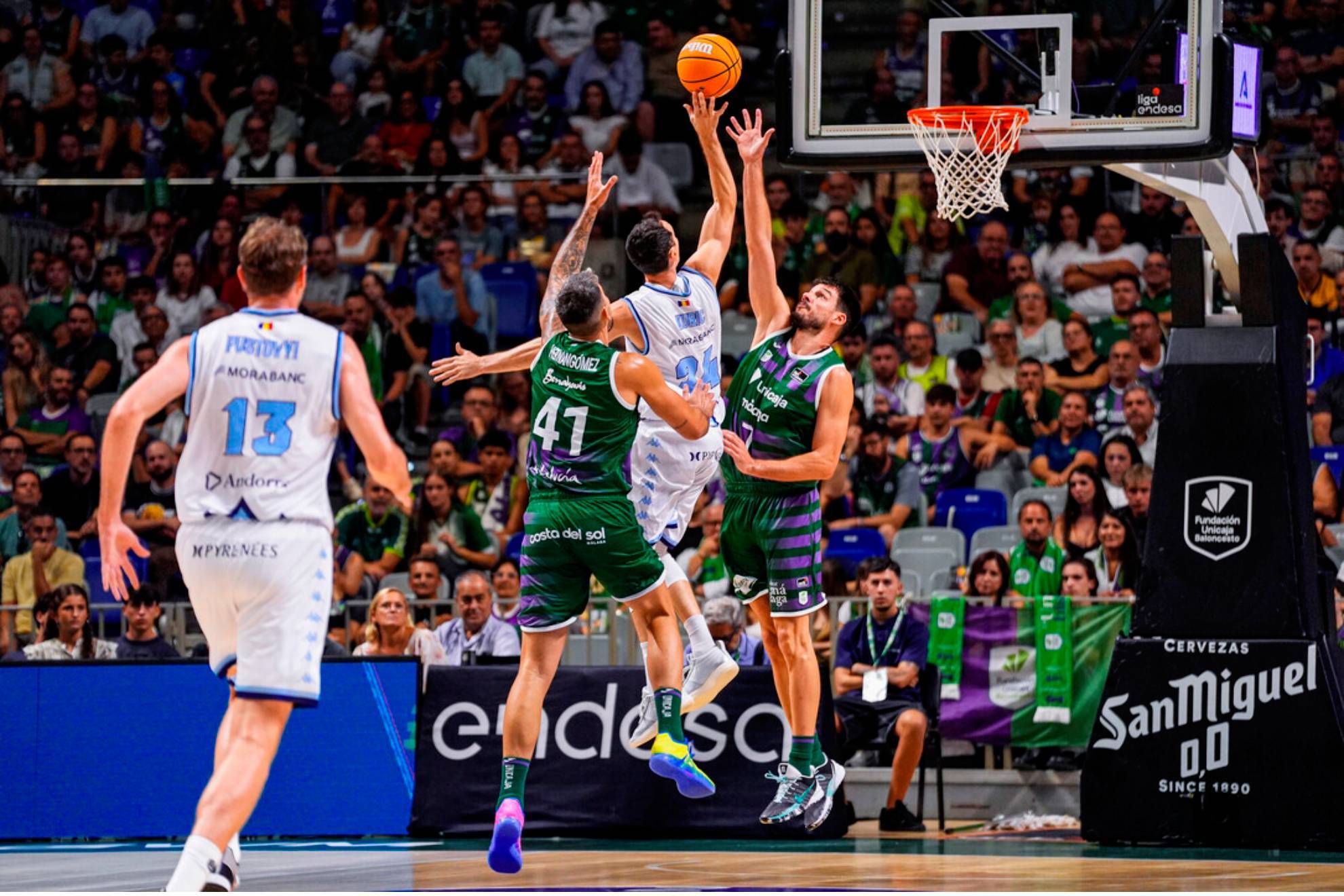 El Unicaja somete al MoraBanc Andorra y se estrena con un gran Brazdeikis