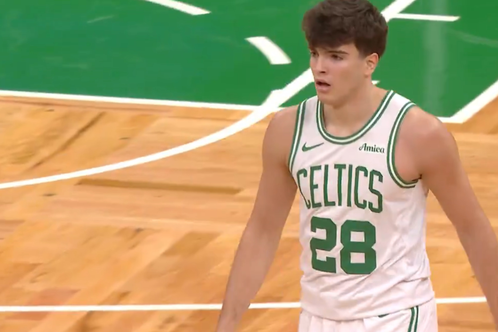 Hugo González se luce en la paliza de los Celtics a los Sixers