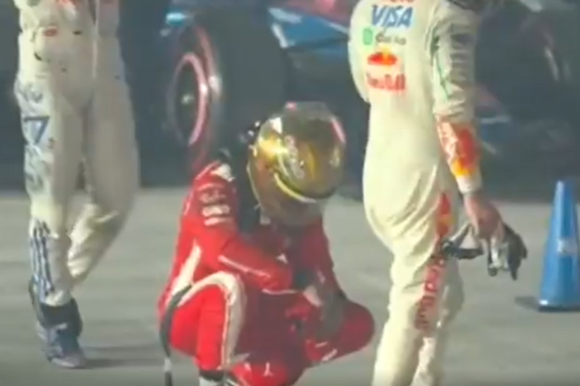 Hamilton acaba destrozado físicamente y sin atender a la prensa tras perder el podio